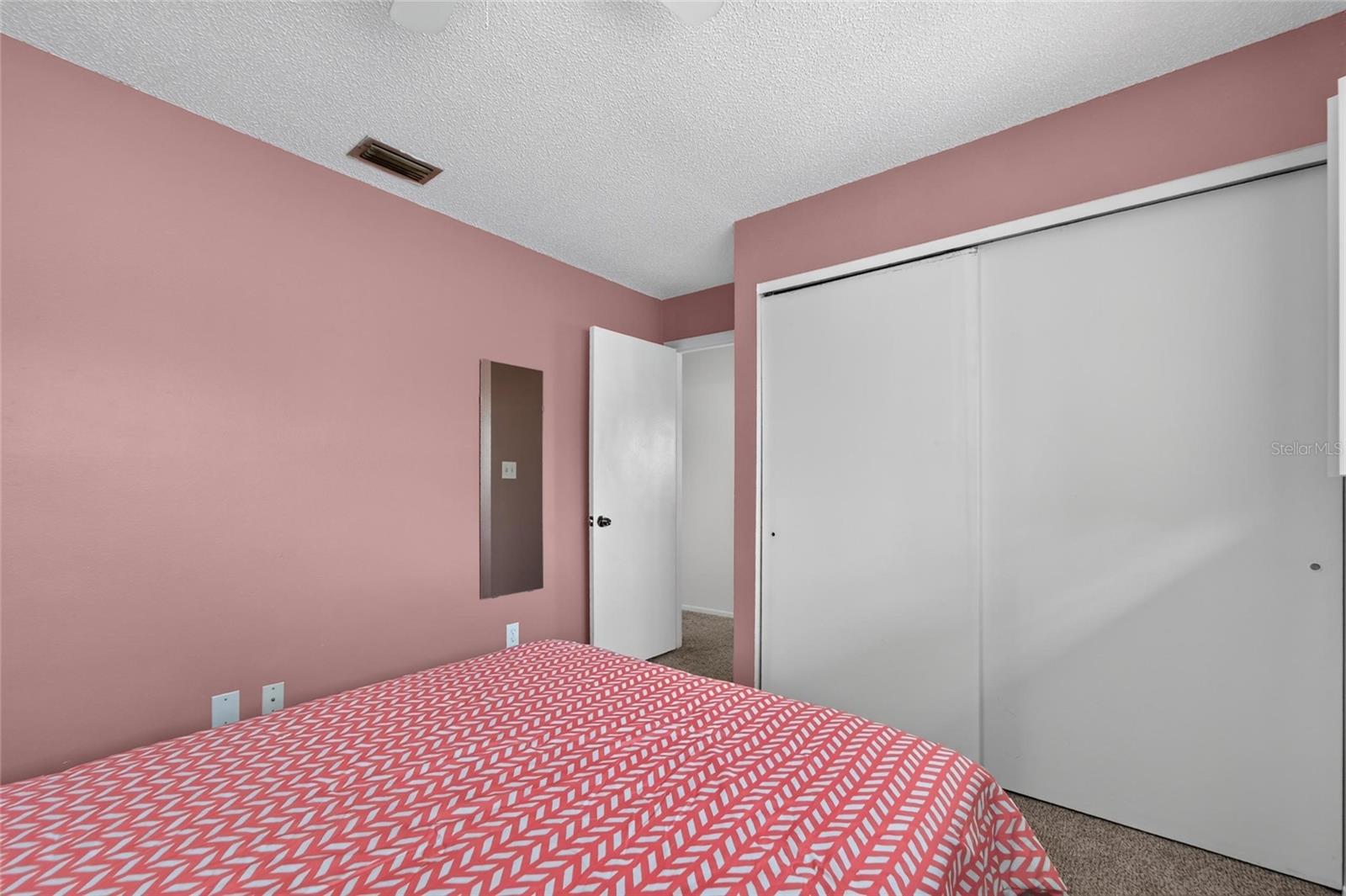 1131 LONGFELLOW RD — photo 26