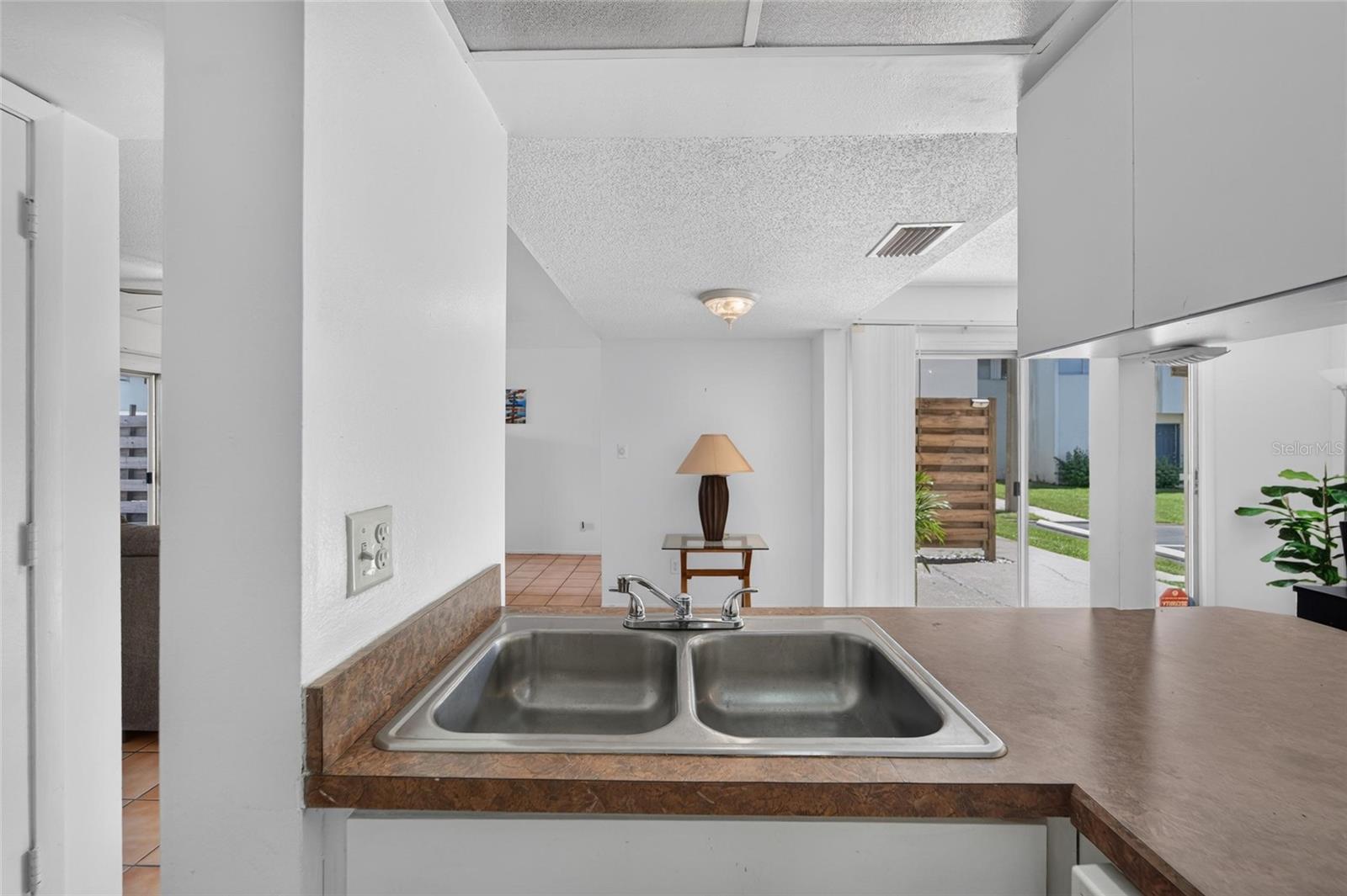 1131 LONGFELLOW RD — photo 17
