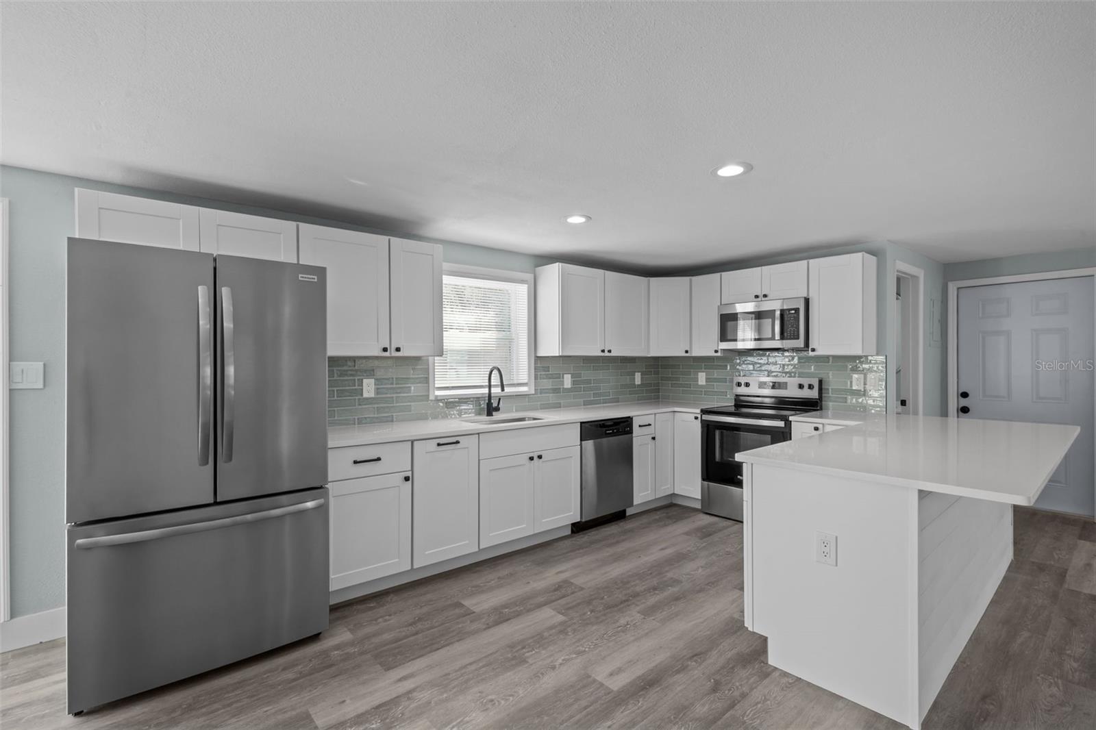 1682 WILMAR AVE — photo 14