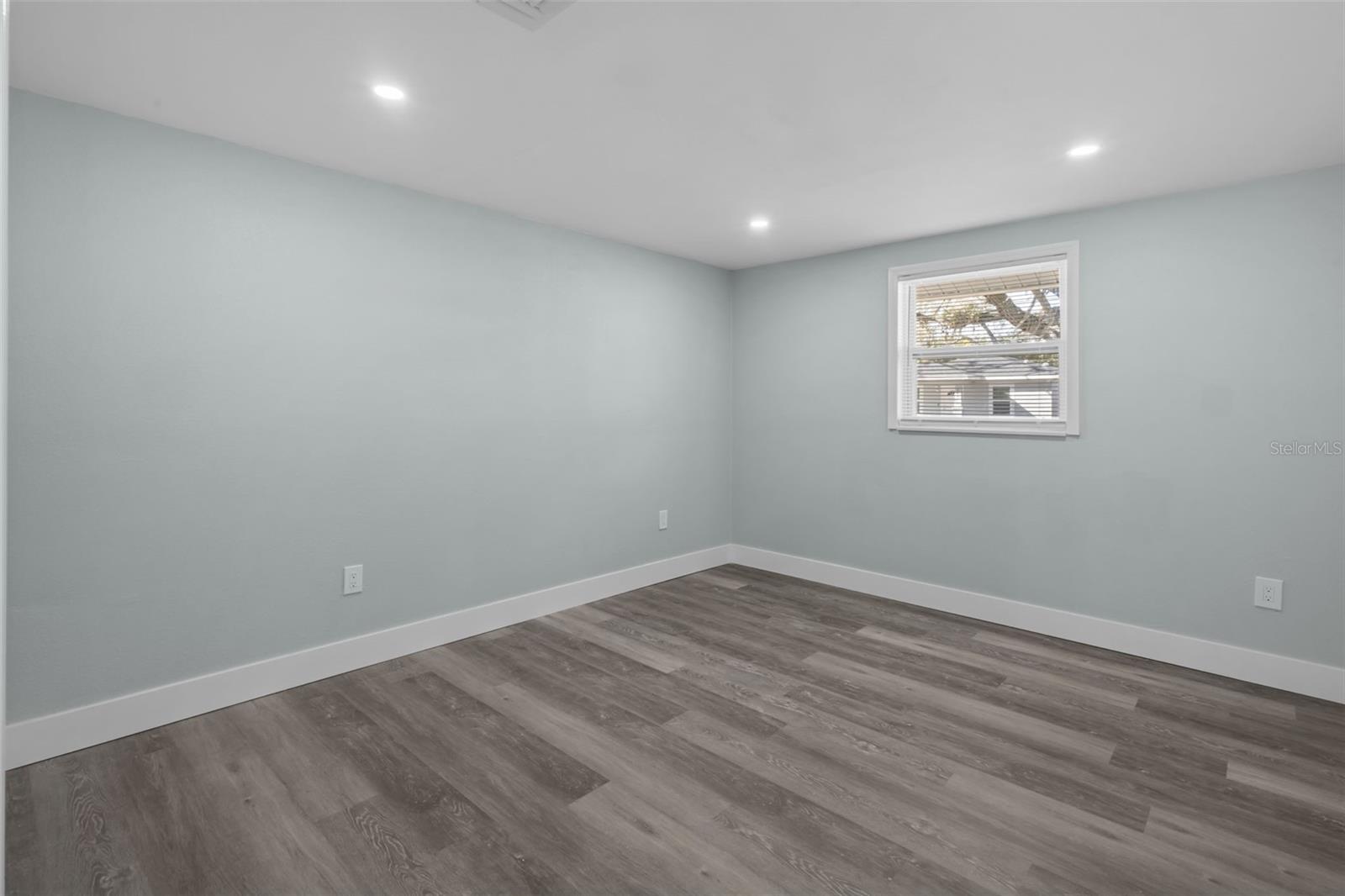 1682 WILMAR AVE — photo 8