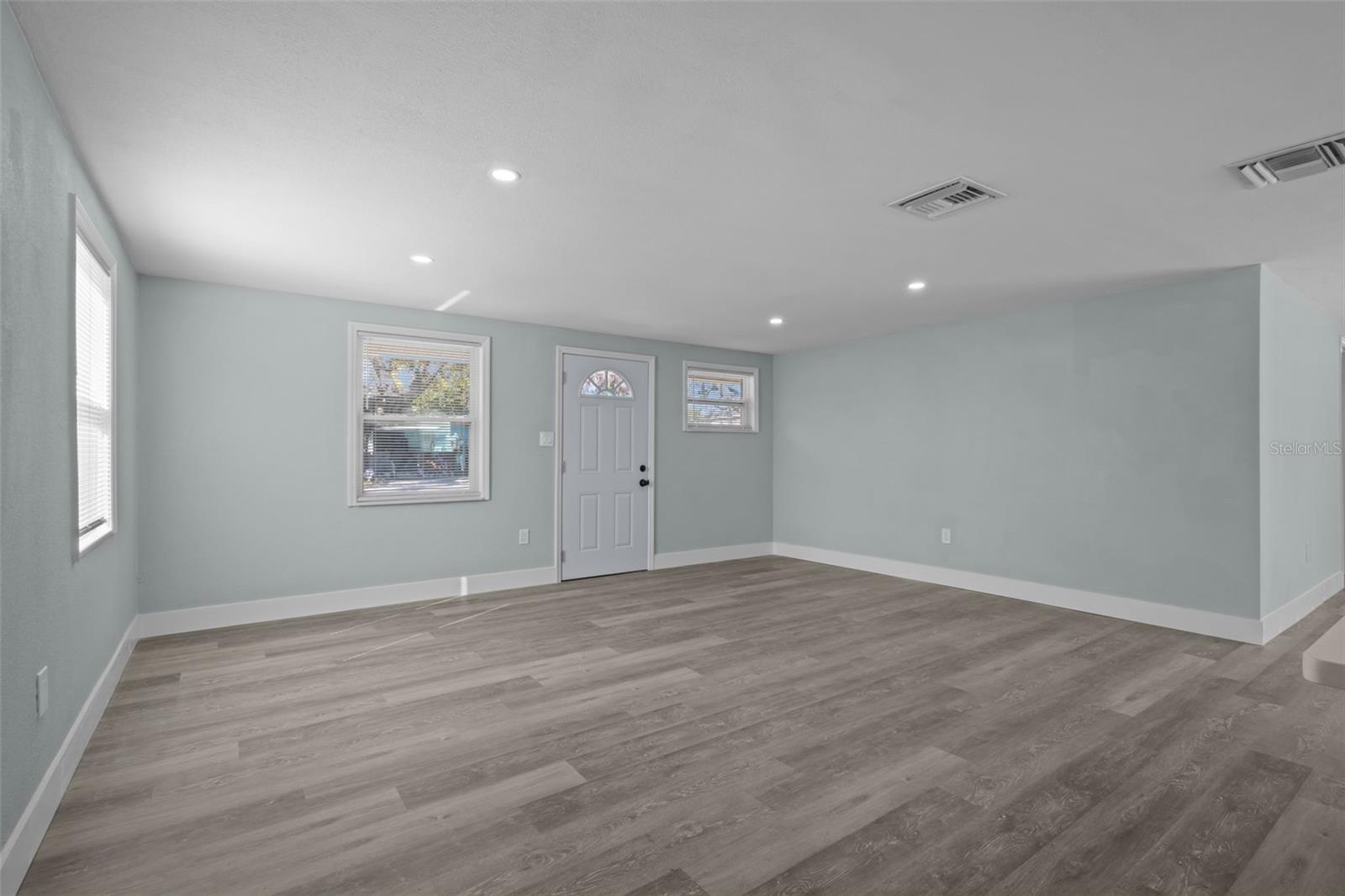 1682 WILMAR AVE — photo 3