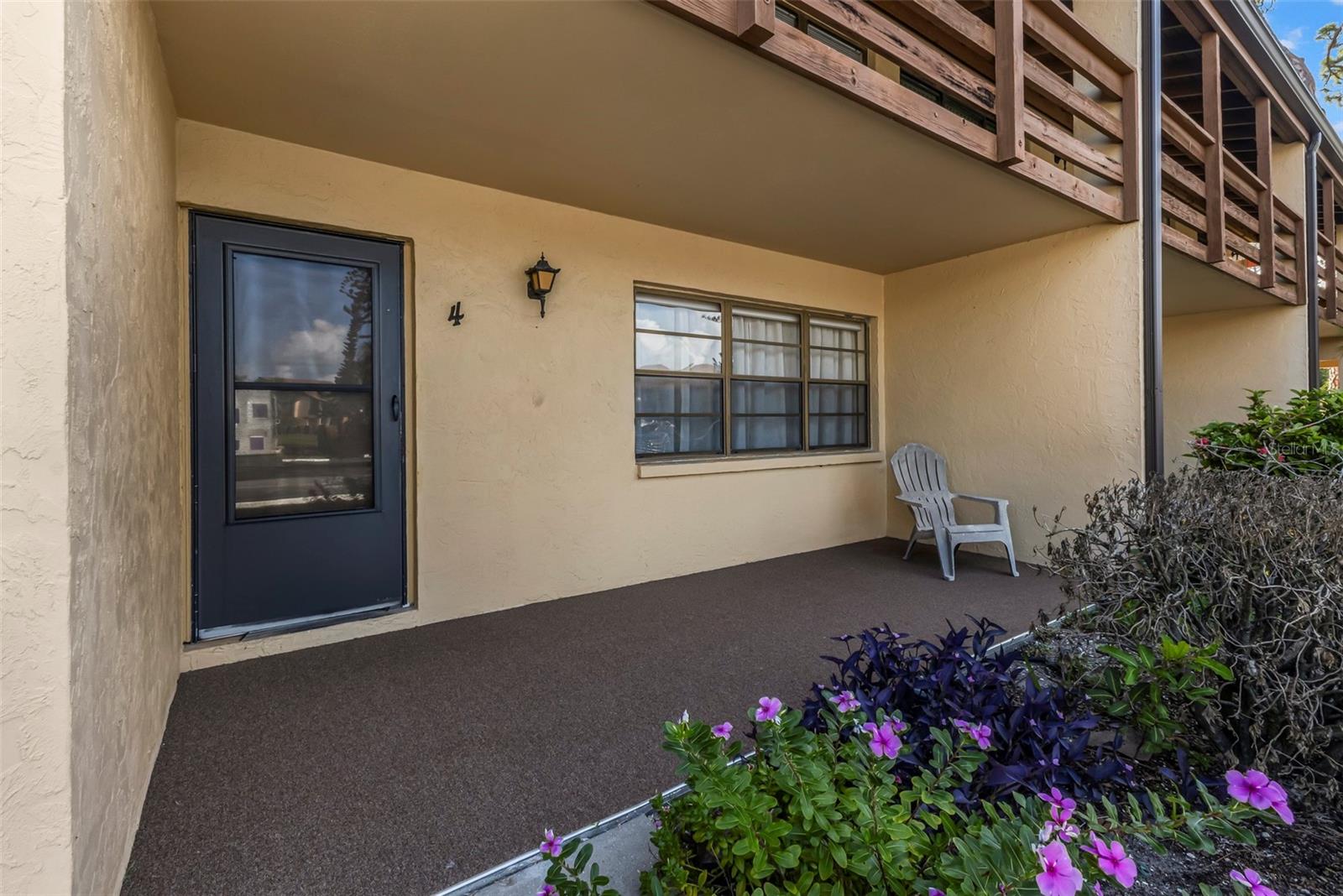 8 QUAILS RUN BLVD #4 — photo 2