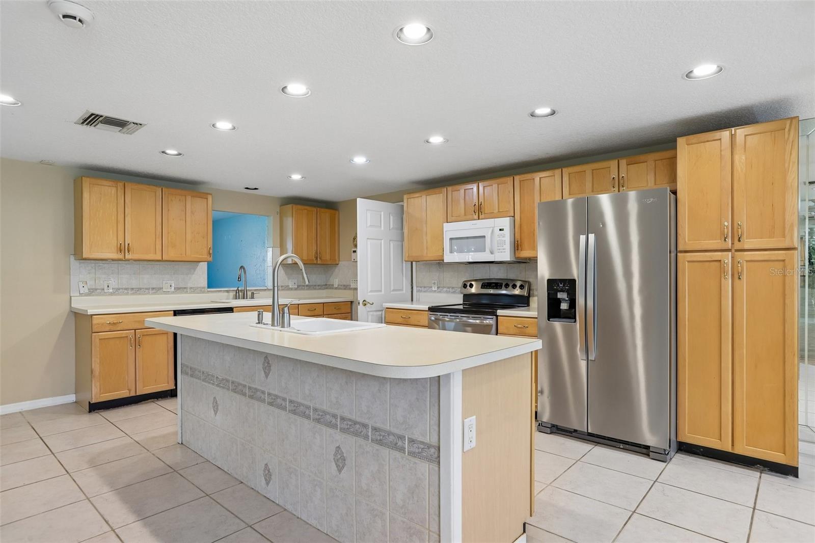 6510 SUNRIDGE DR — photo 17