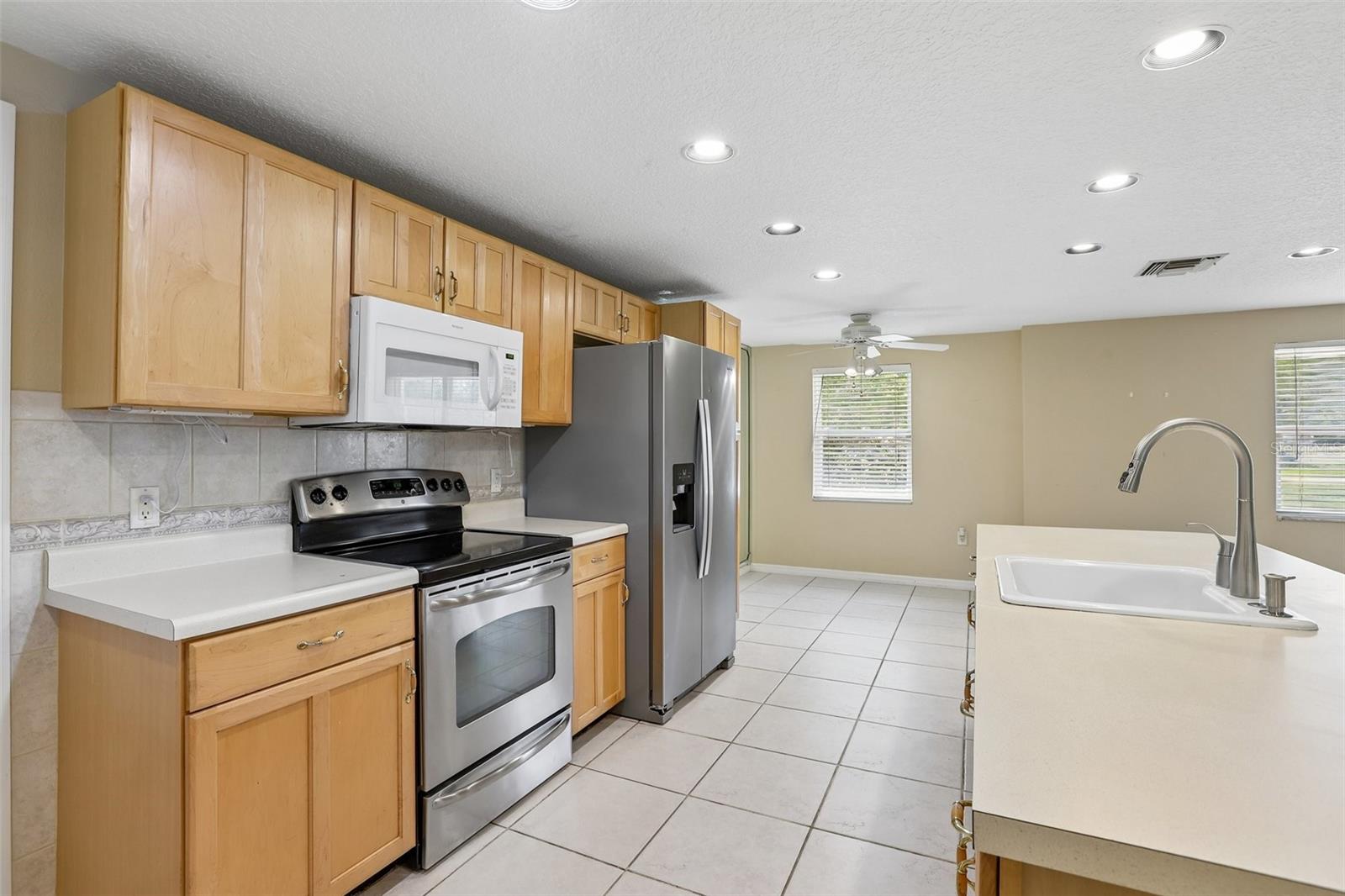 6510 SUNRIDGE DR — photo 21