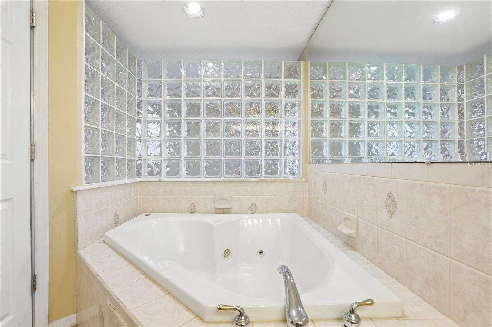 6510 SUNRIDGE DR — photo 29