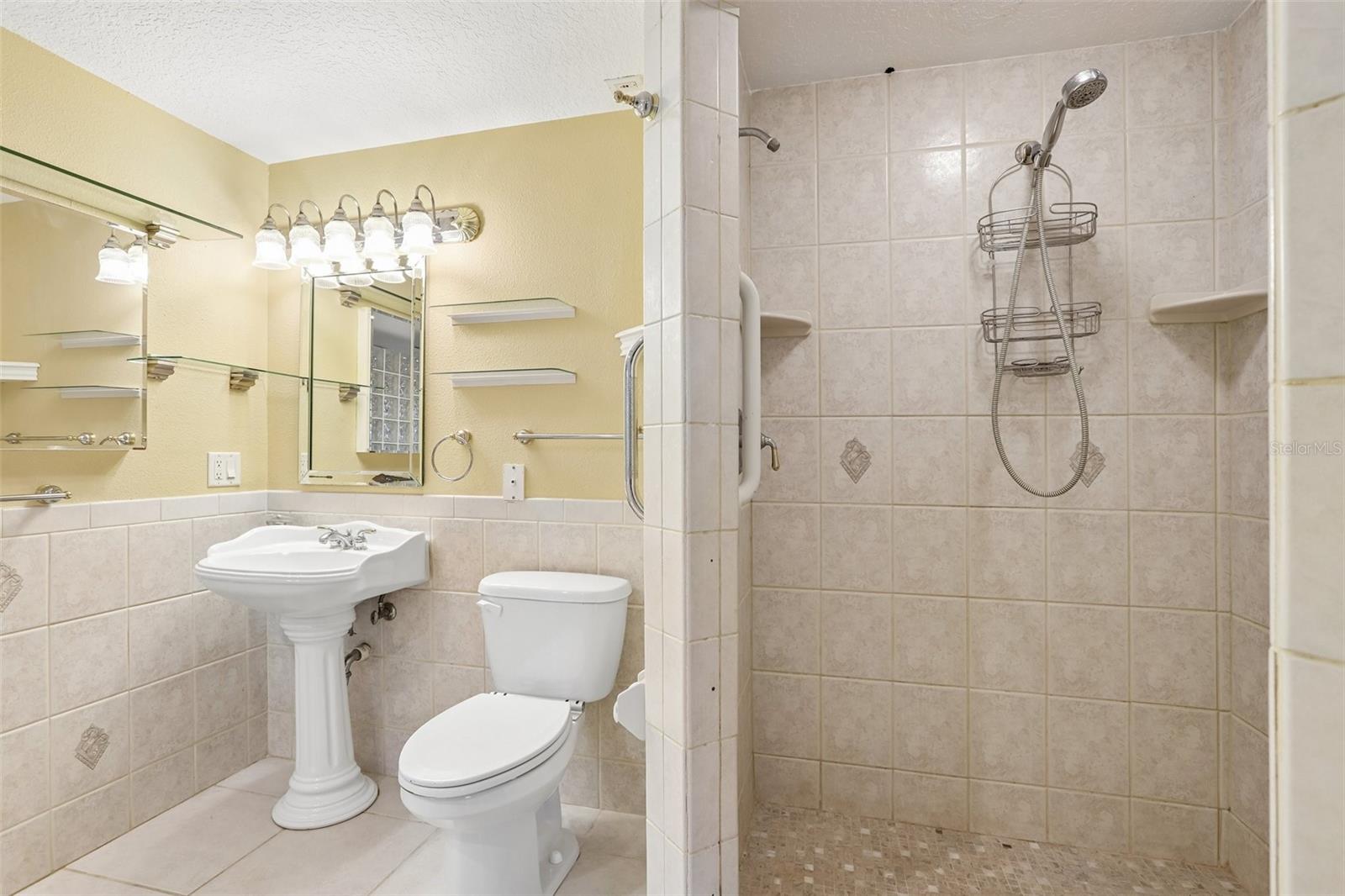 6510 SUNRIDGE DR — photo 28