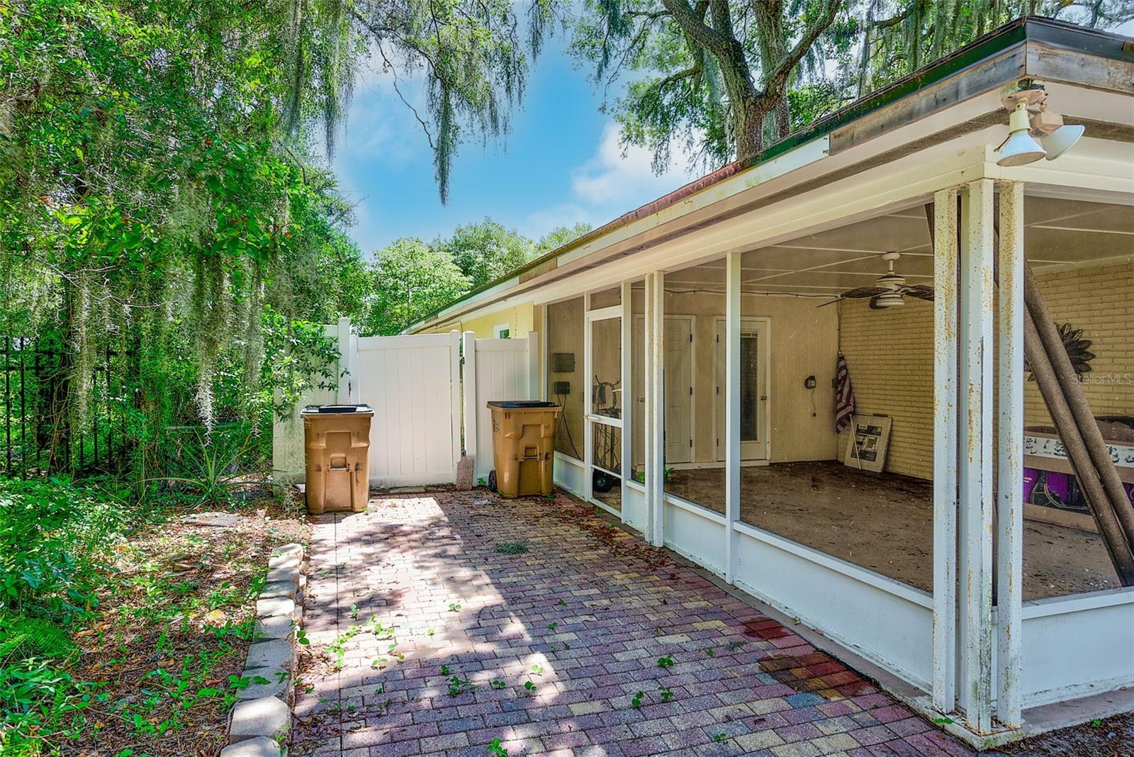 303 SAINT AUGUSTINE AVE — photo 37
