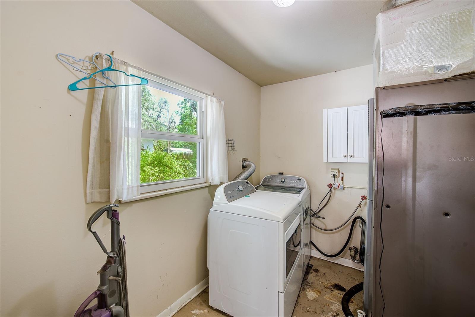 303 SAINT AUGUSTINE AVE — photo 31