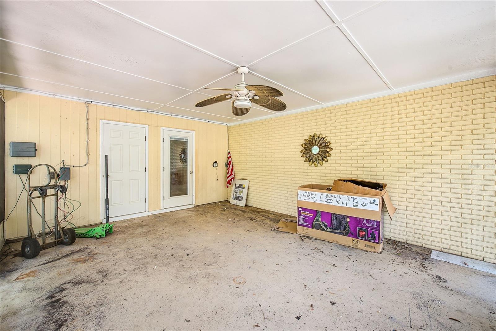 303 SAINT AUGUSTINE AVE — photo 33