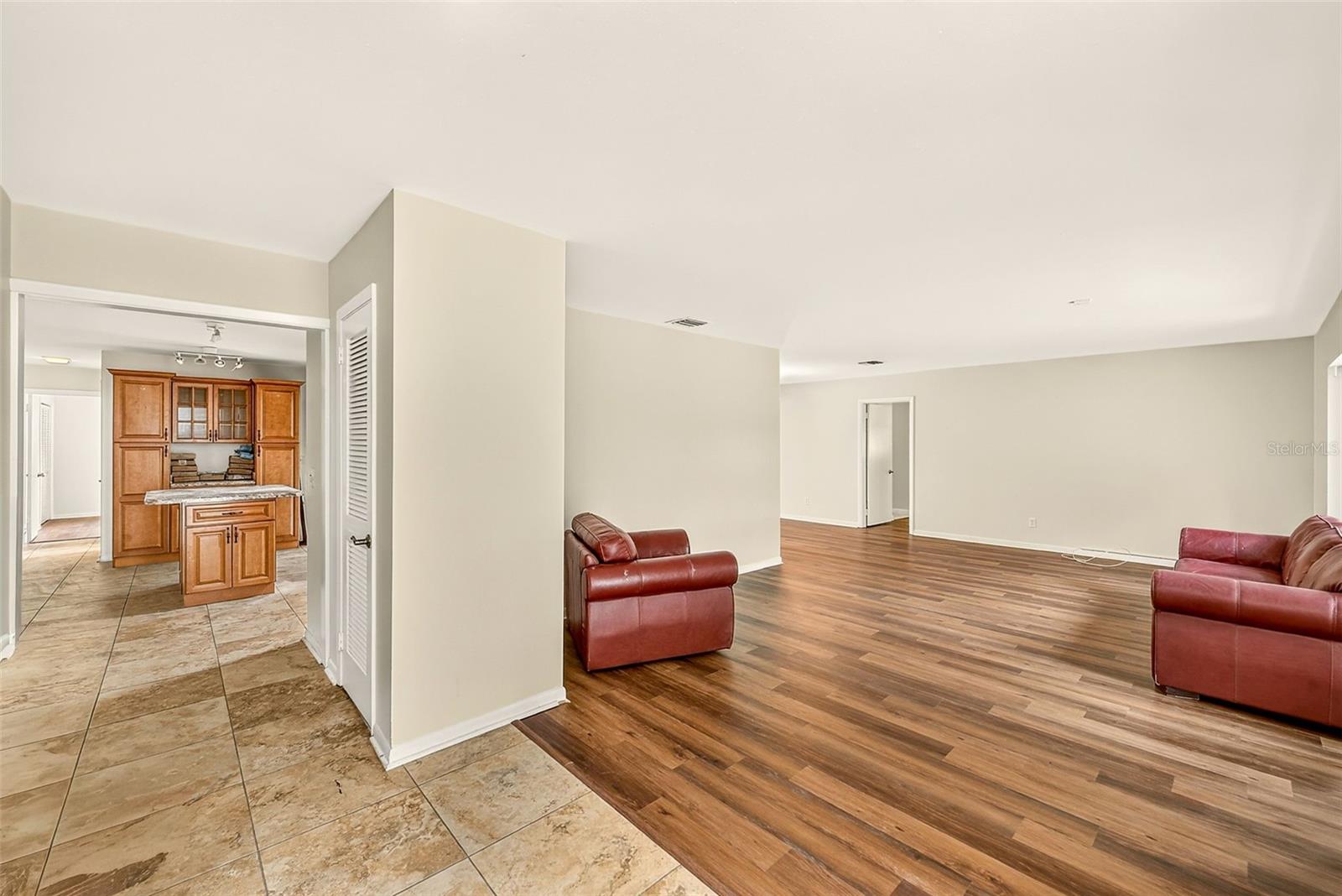 303 SAINT AUGUSTINE AVE — photo 3
