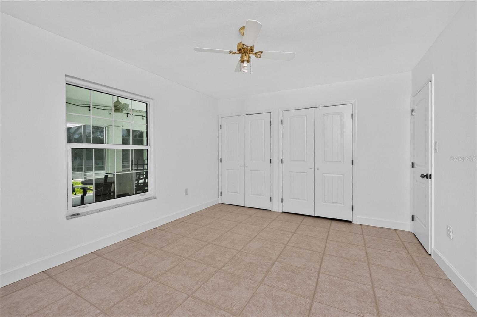 200 S OXFORD DR — photo 43