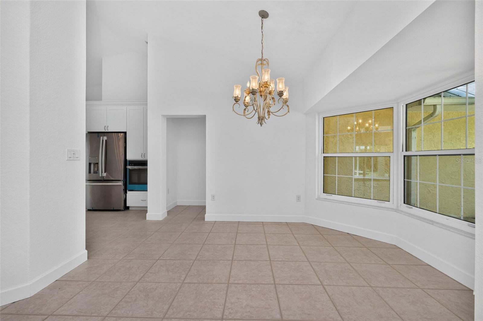 200 S OXFORD DR — photo 14