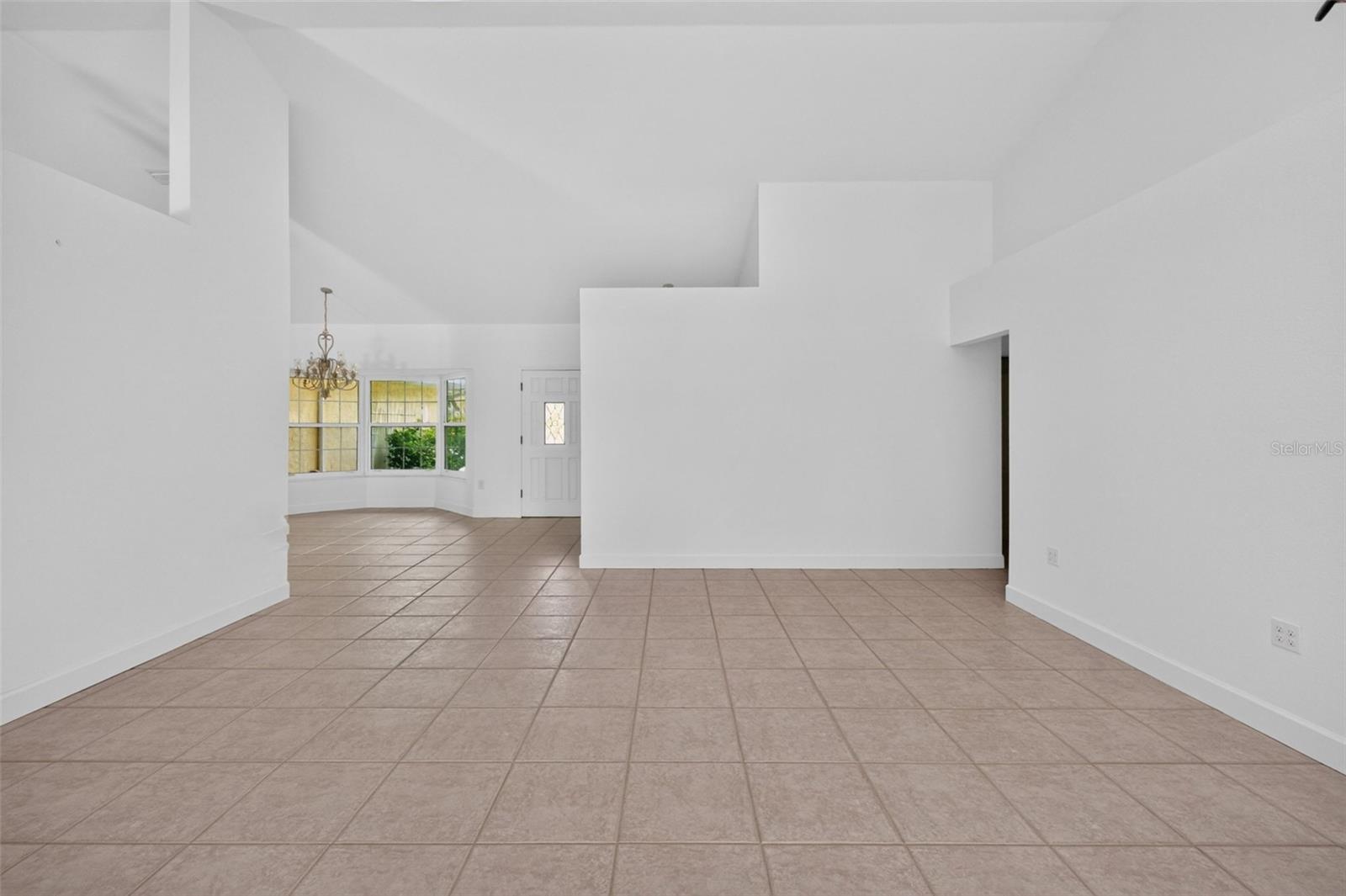 200 S OXFORD DR — photo 10