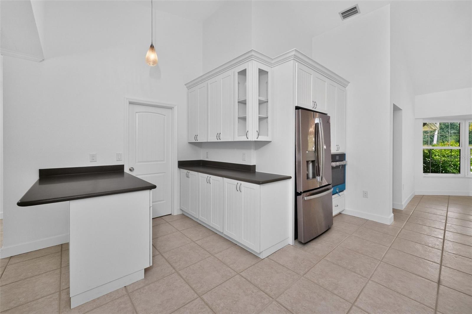 200 S OXFORD DR — photo 23