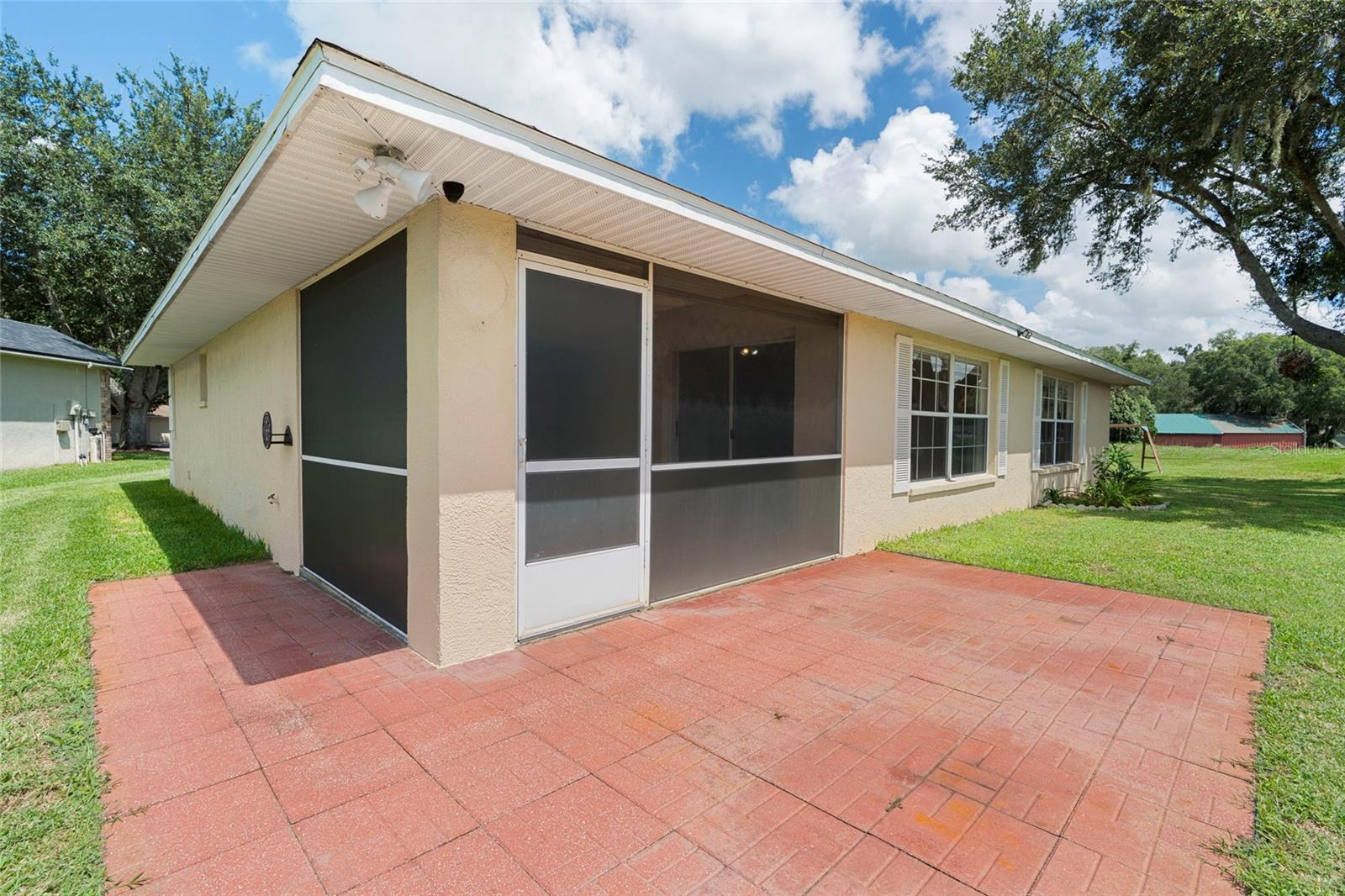 6412 LAURELWOOD DR — photo 2