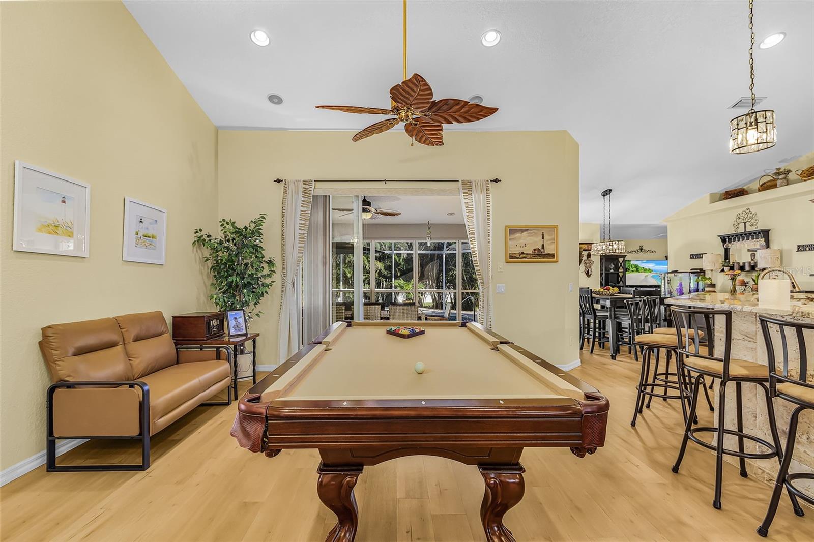 4240 FERNWAY DR — photo 8