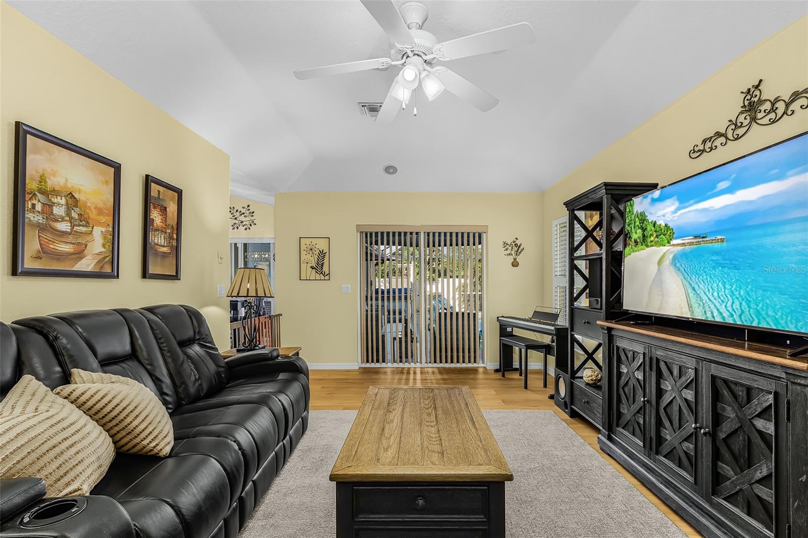 4240 FERNWAY DR — photo 11
