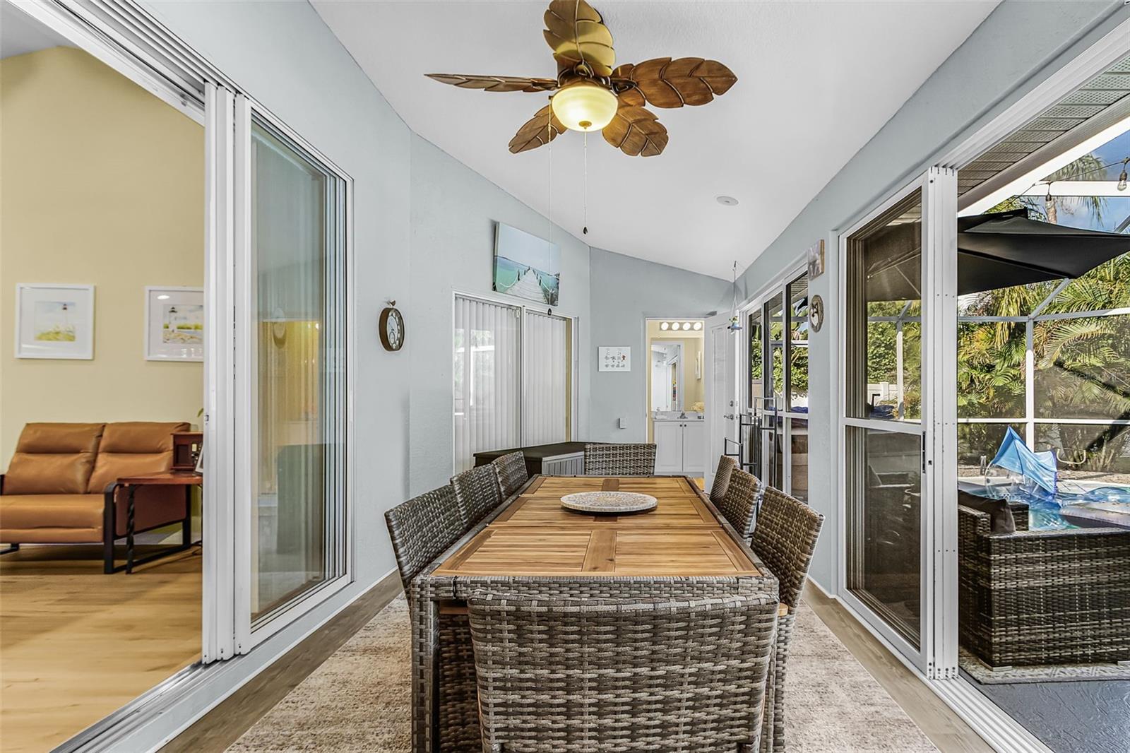 4240 FERNWAY DR — photo 19