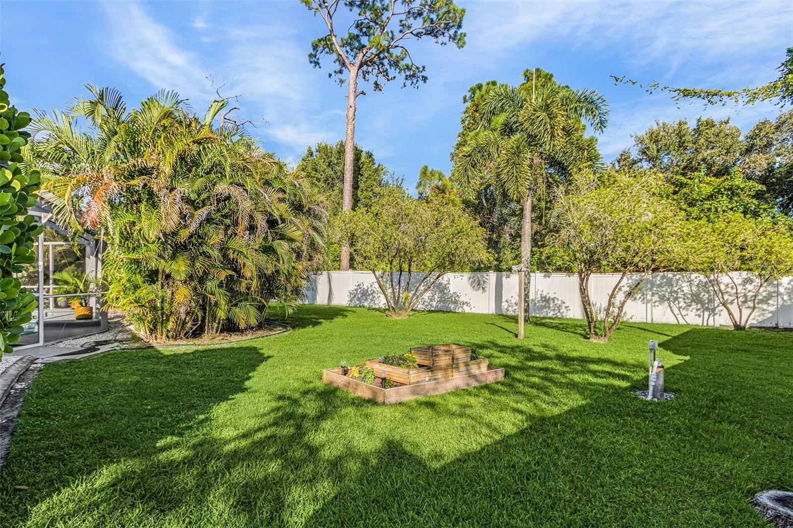 4240 FERNWAY DR — photo 23
