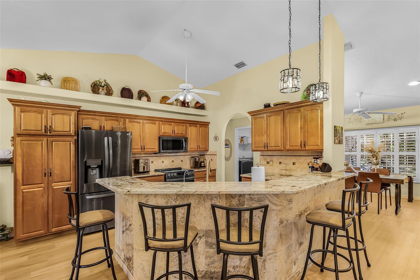 4240 FERNWAY DR — photo 6