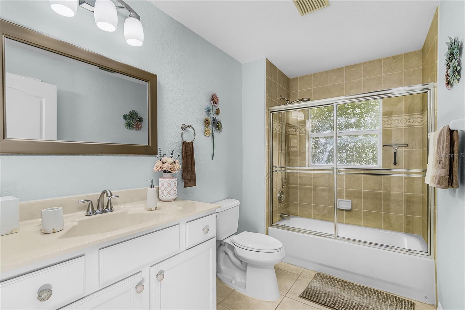 4240 FERNWAY DR — photo 18