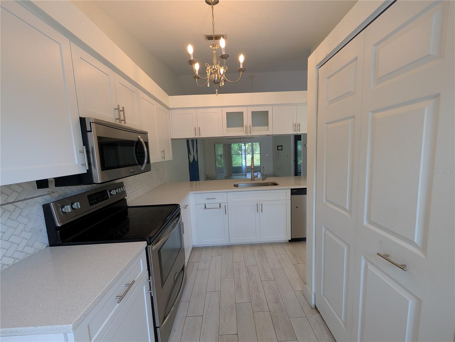 638 N JEFFERSON AVE #15 — photo 5
