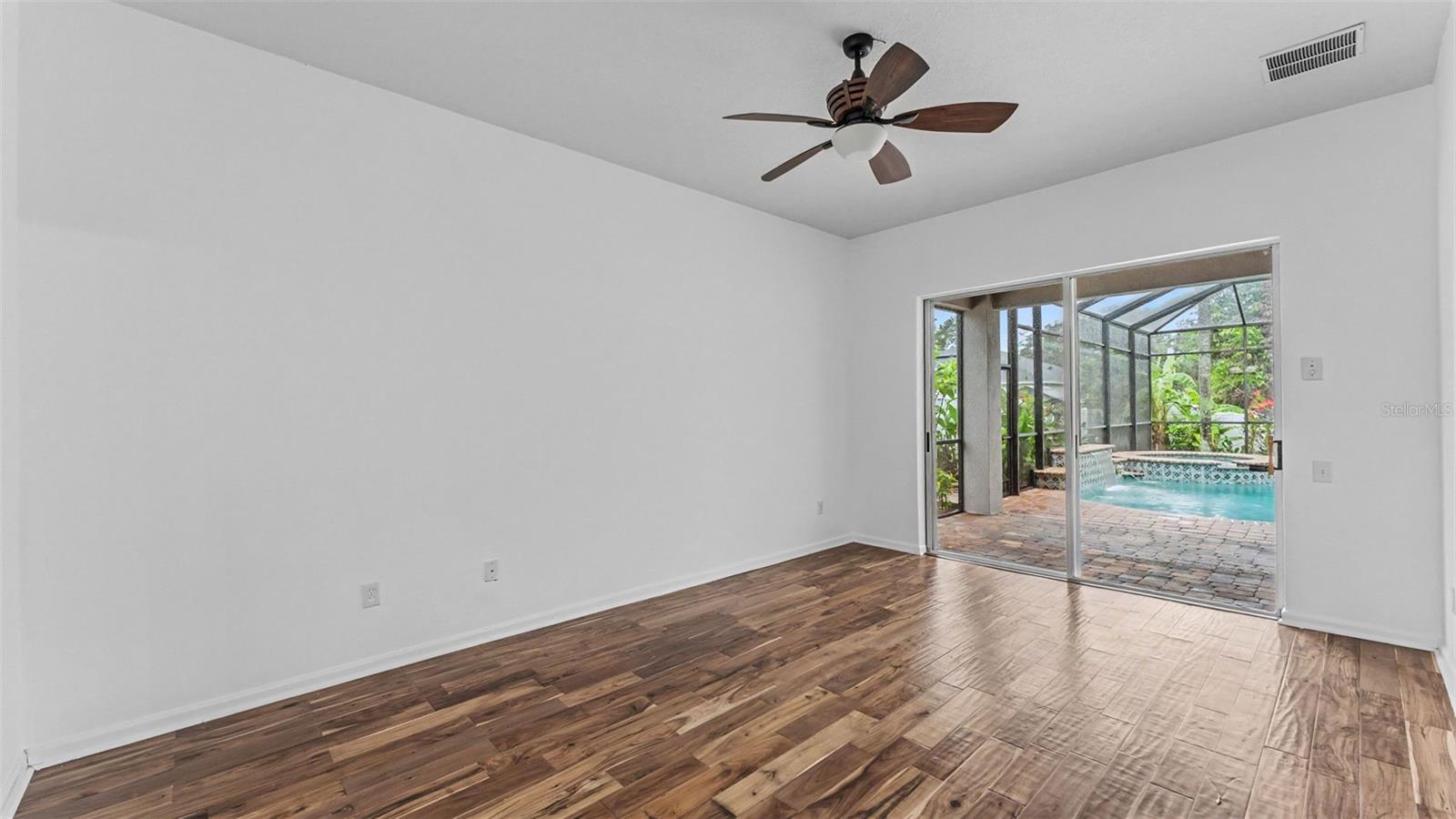 2041 HEARTLAND CIR — photo 40