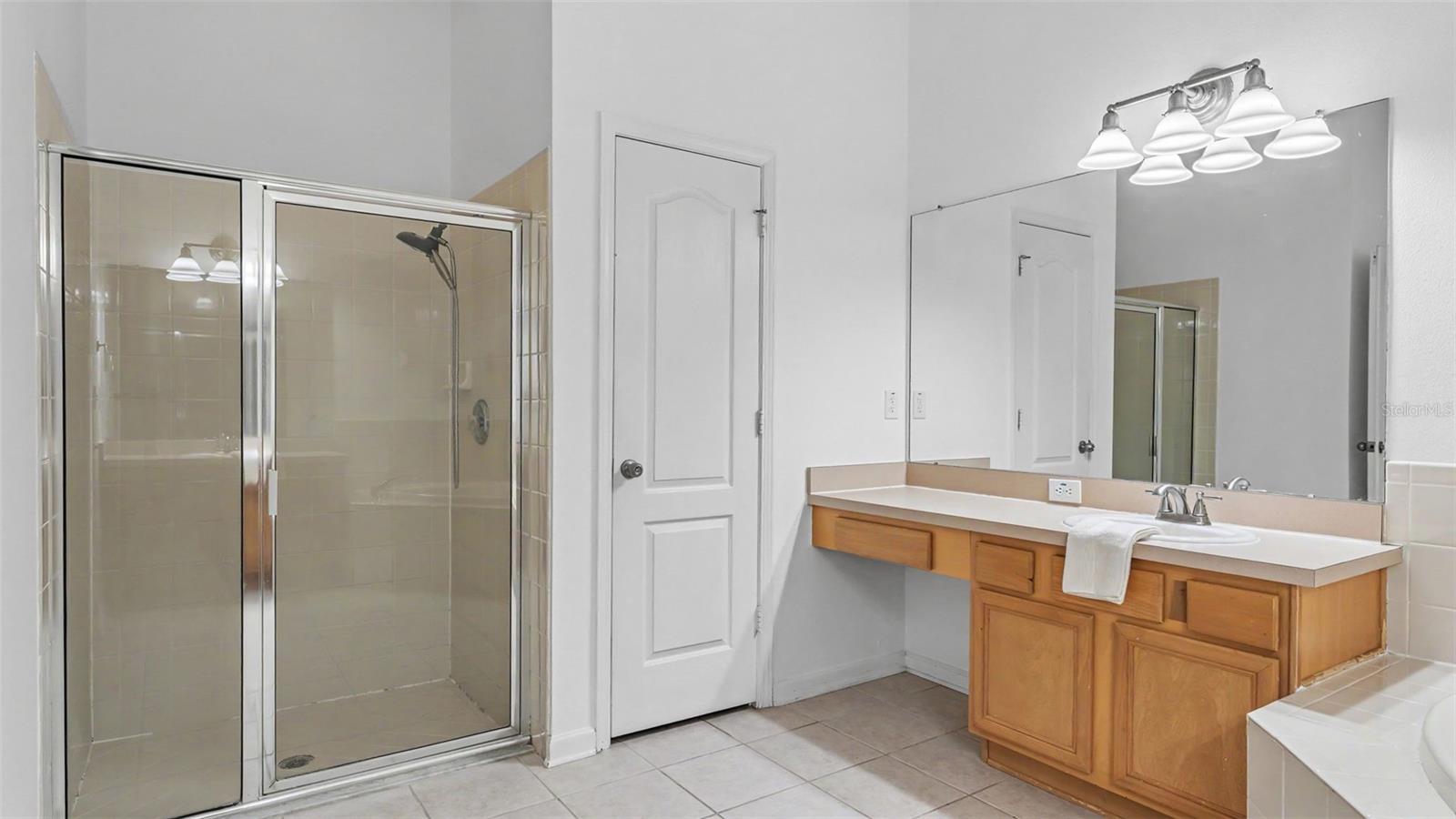 2041 HEARTLAND CIR — photo 43