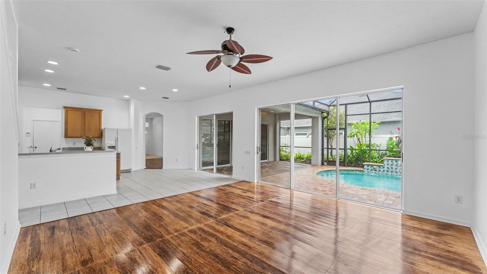 2041 HEARTLAND CIR — photo 12