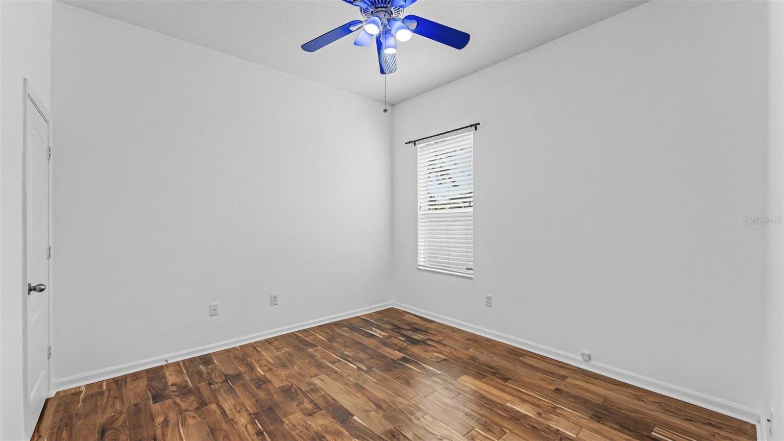 2041 HEARTLAND CIR — photo 29