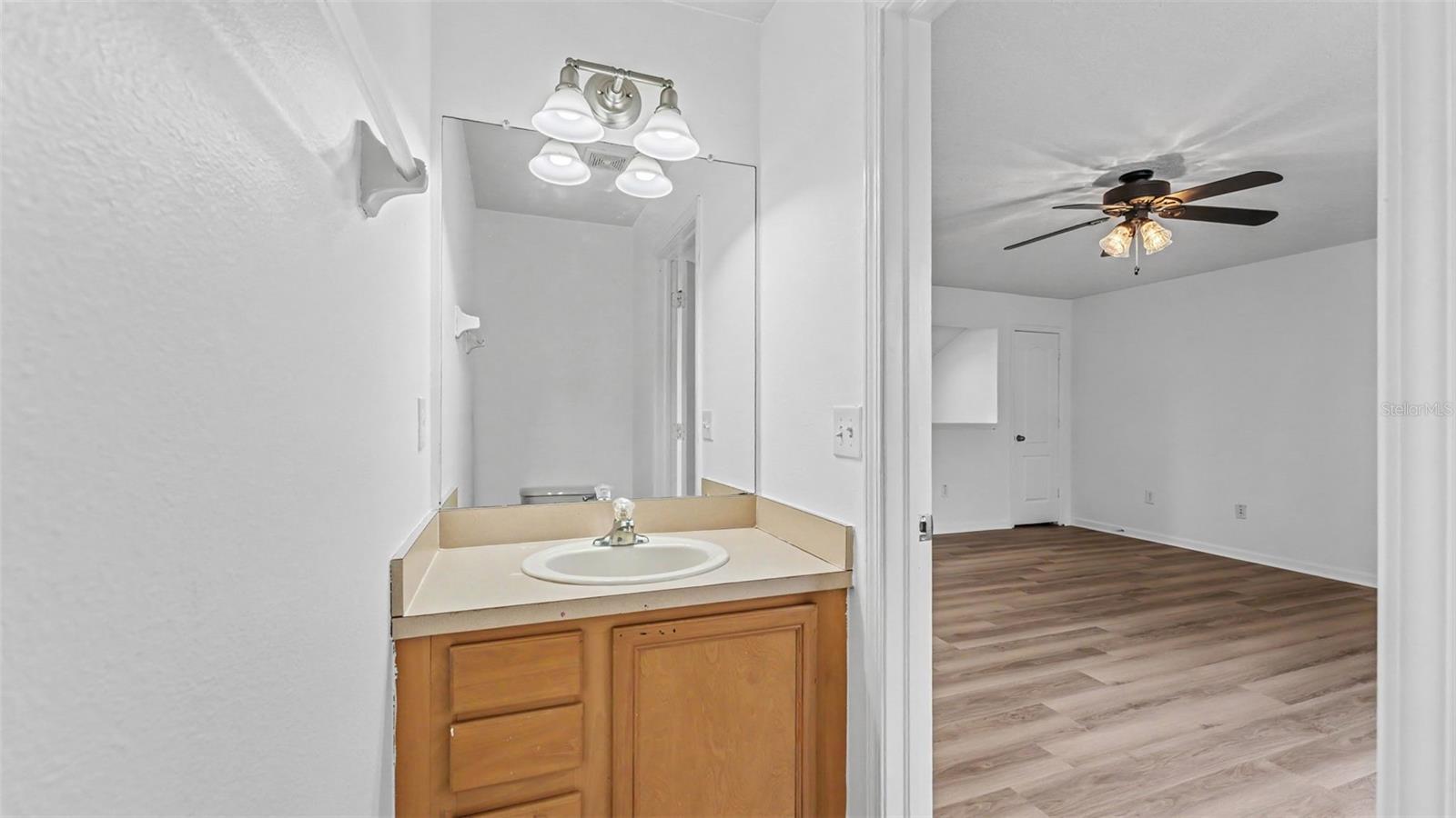 2041 HEARTLAND CIR — photo 47