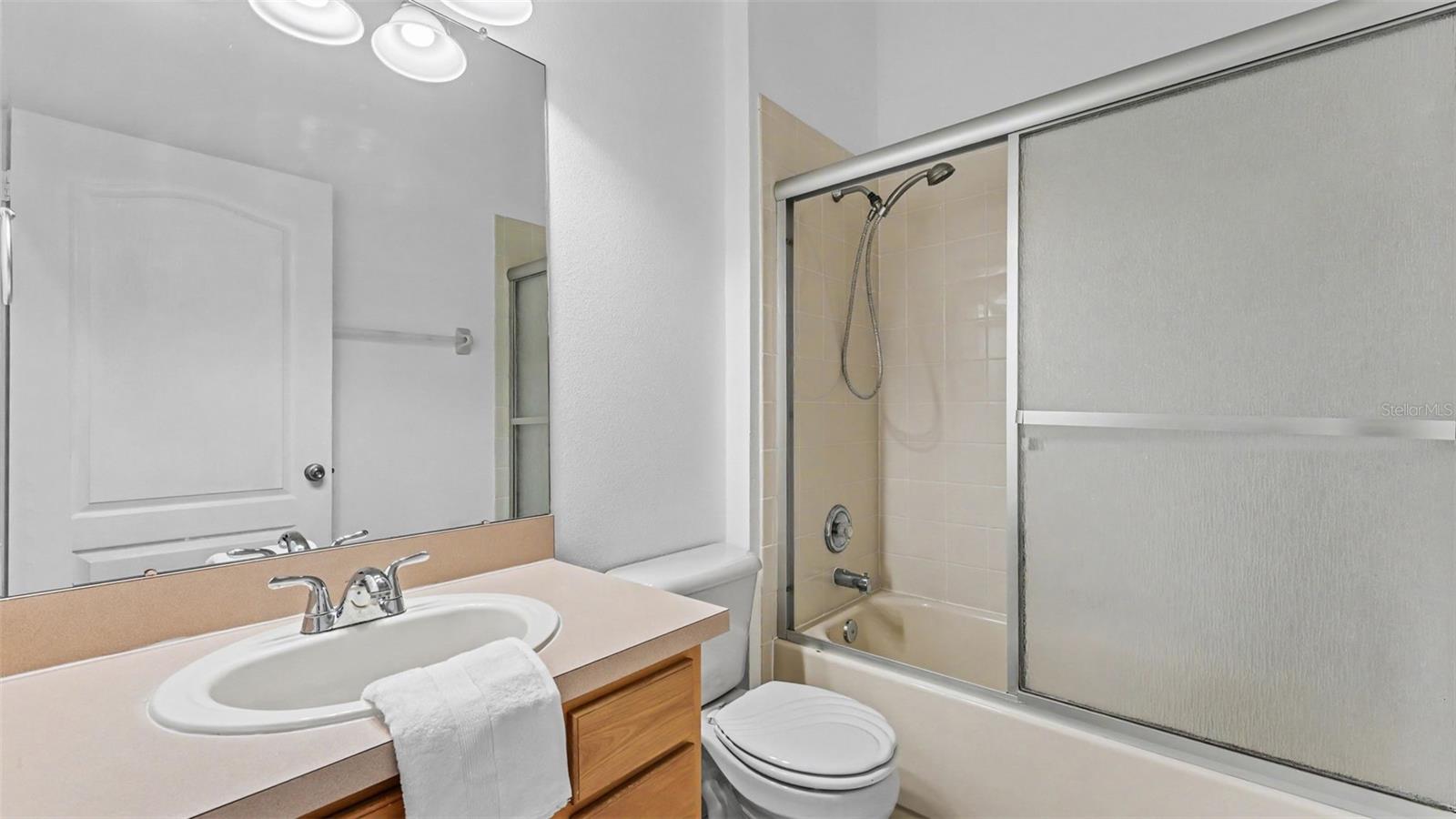2041 HEARTLAND CIR — photo 32