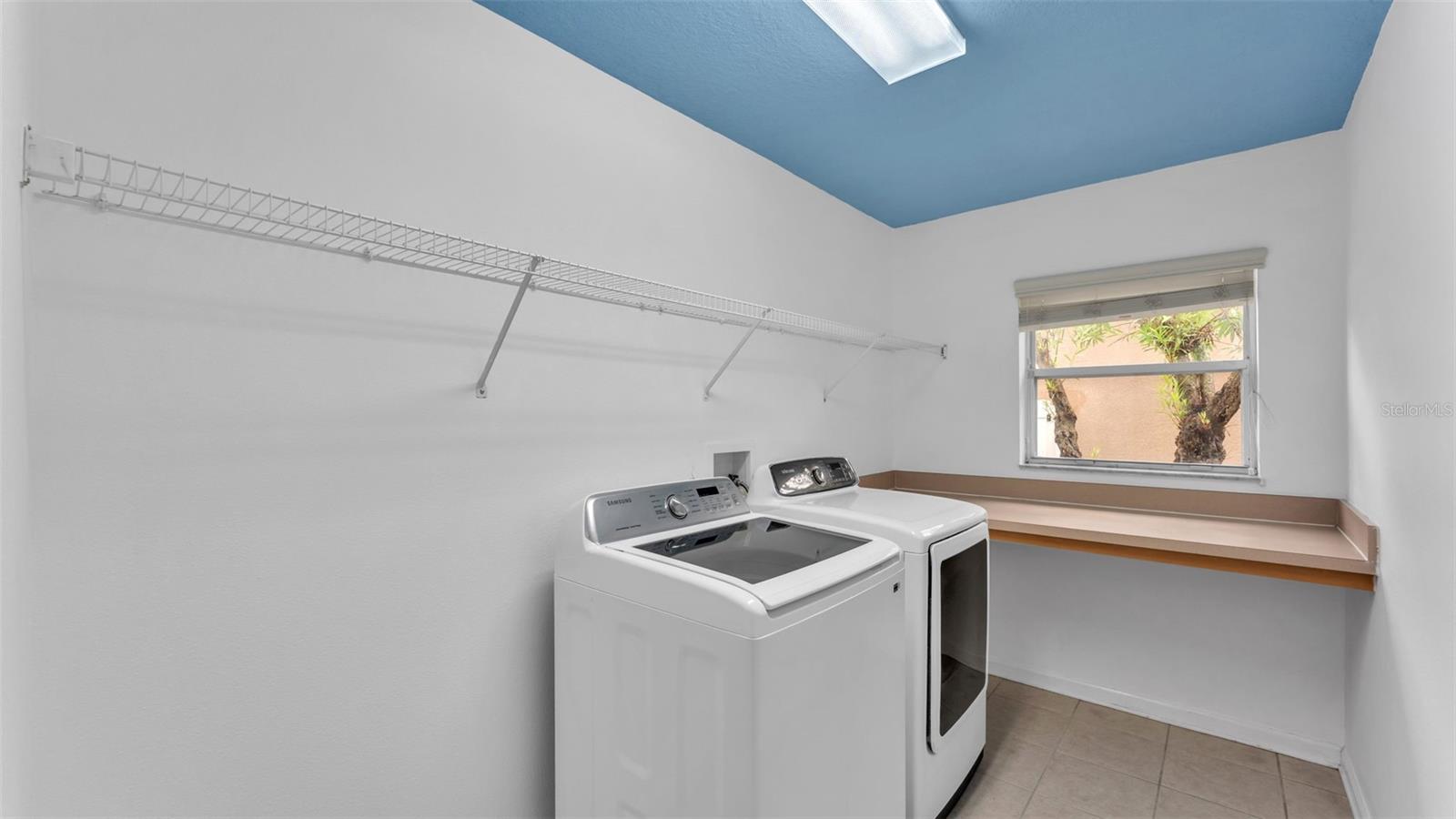 2041 HEARTLAND CIR — photo 48