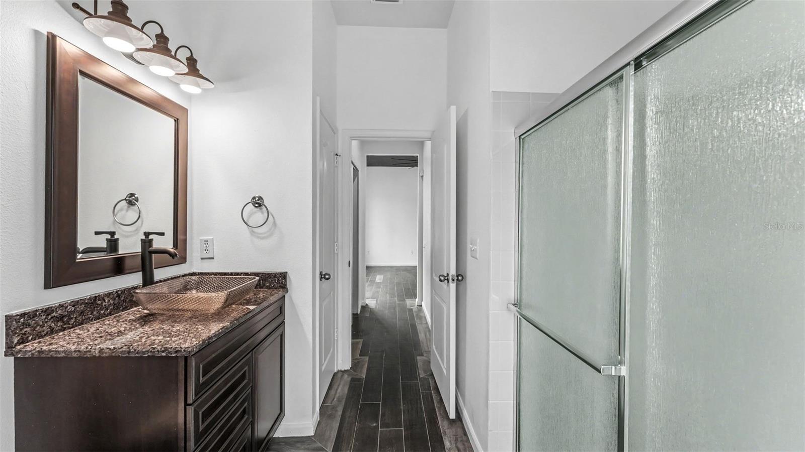 2041 HEARTLAND CIR — photo 39