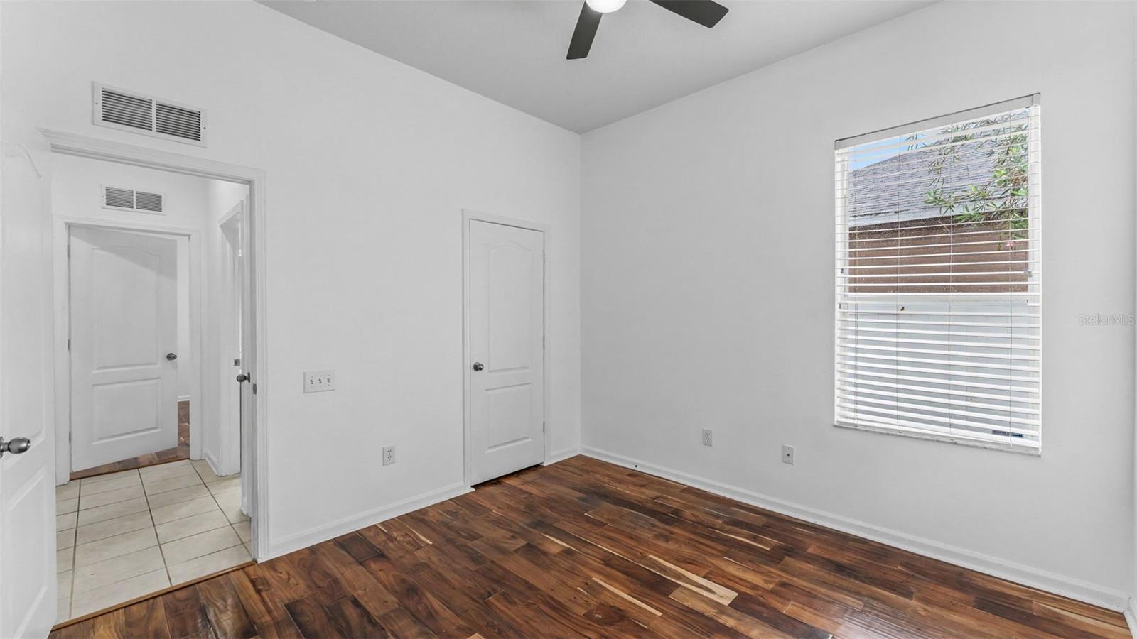 2041 HEARTLAND CIR — photo 35