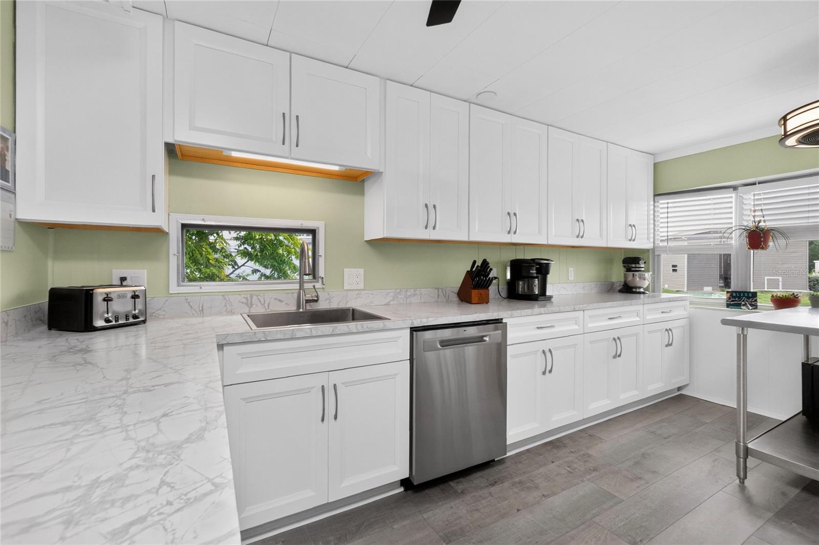 6741 LAUREL CT — photo 9