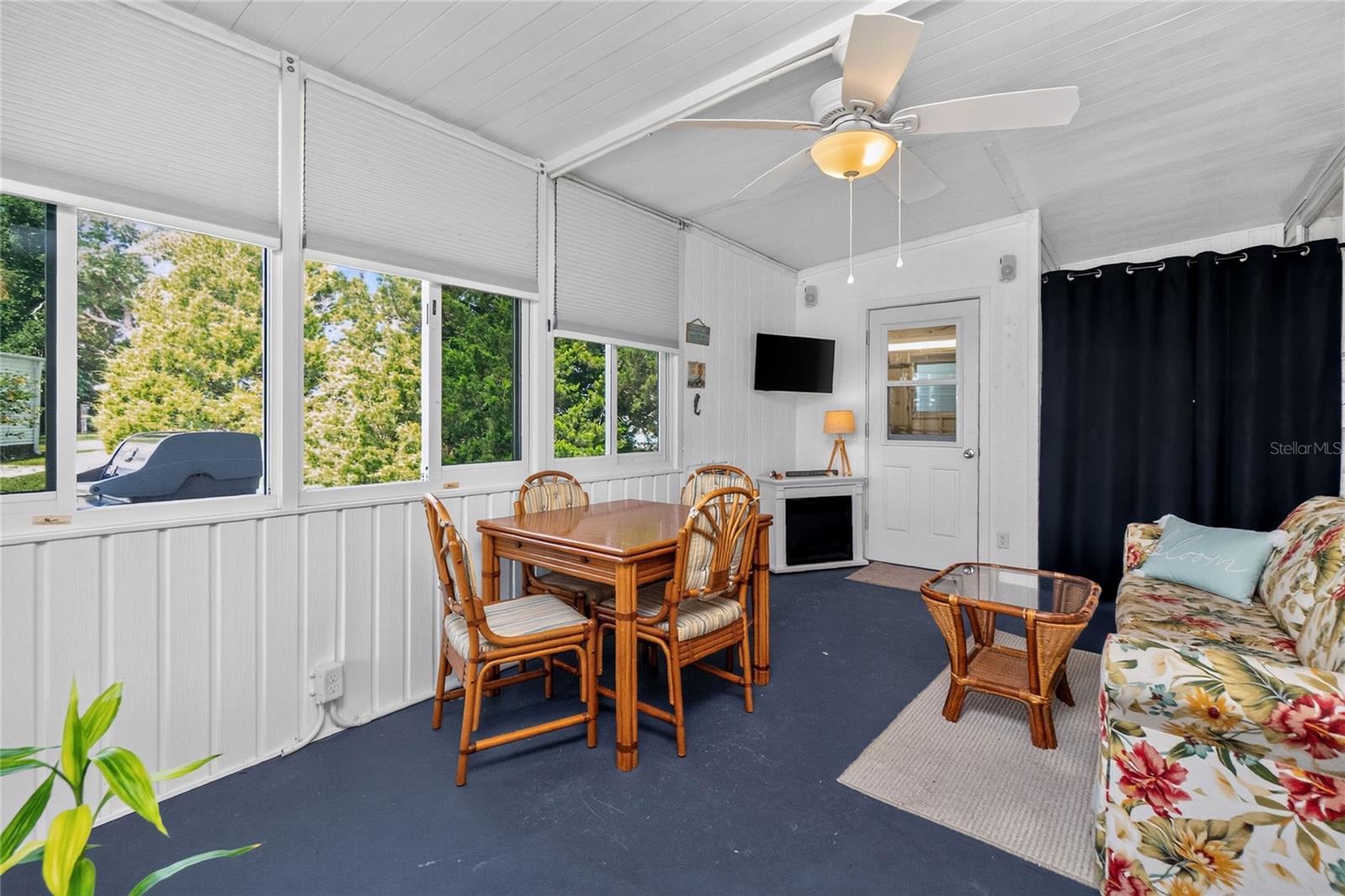 6741 LAUREL CT — photo 4