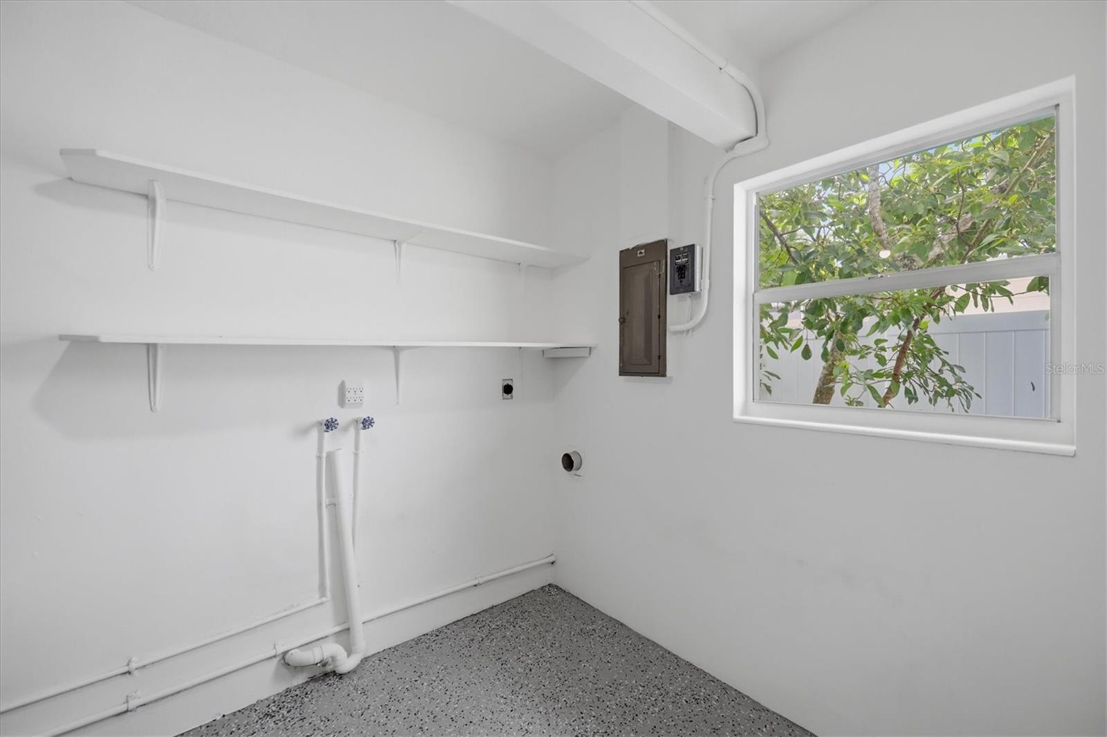4219 DEERFIELD DR — photo 28