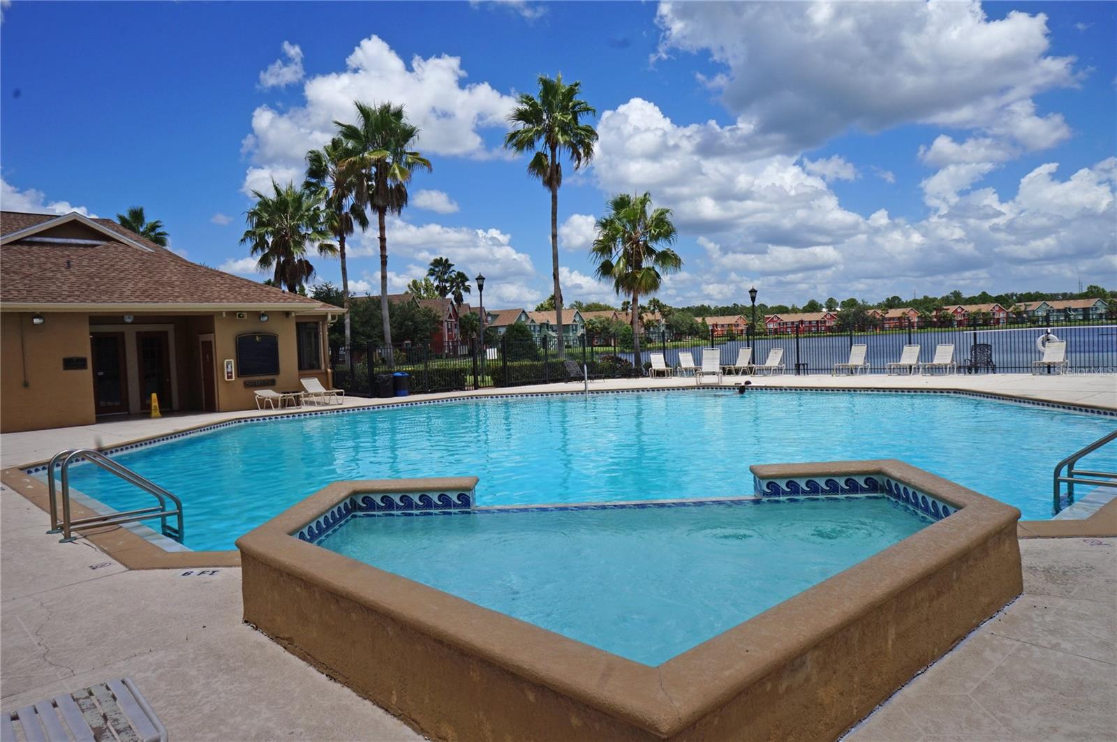 9018 LAKE CHASE ISLAND WAY #9018 — photo 33
