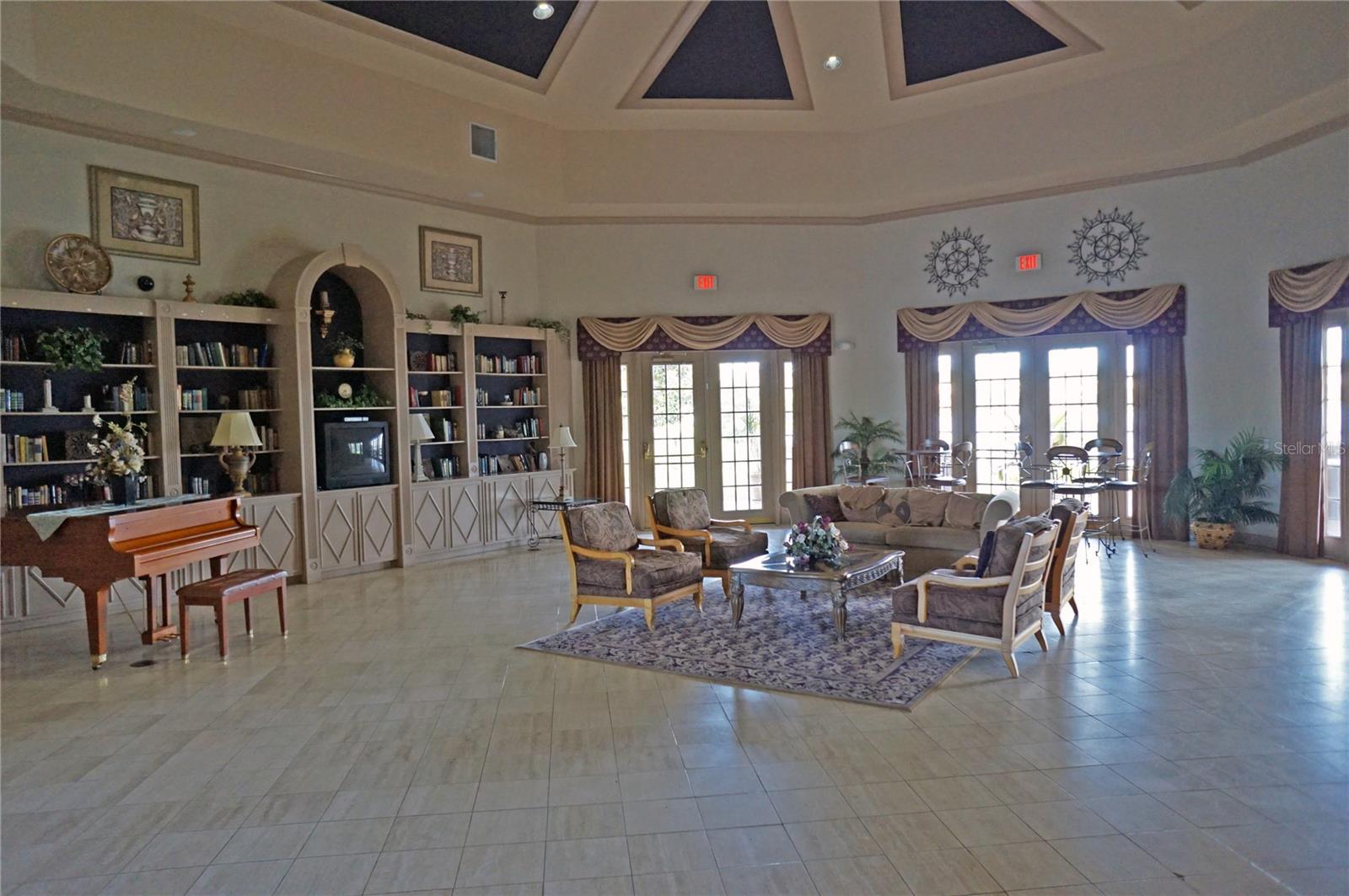 9018 LAKE CHASE ISLAND WAY #9018 — photo 30
