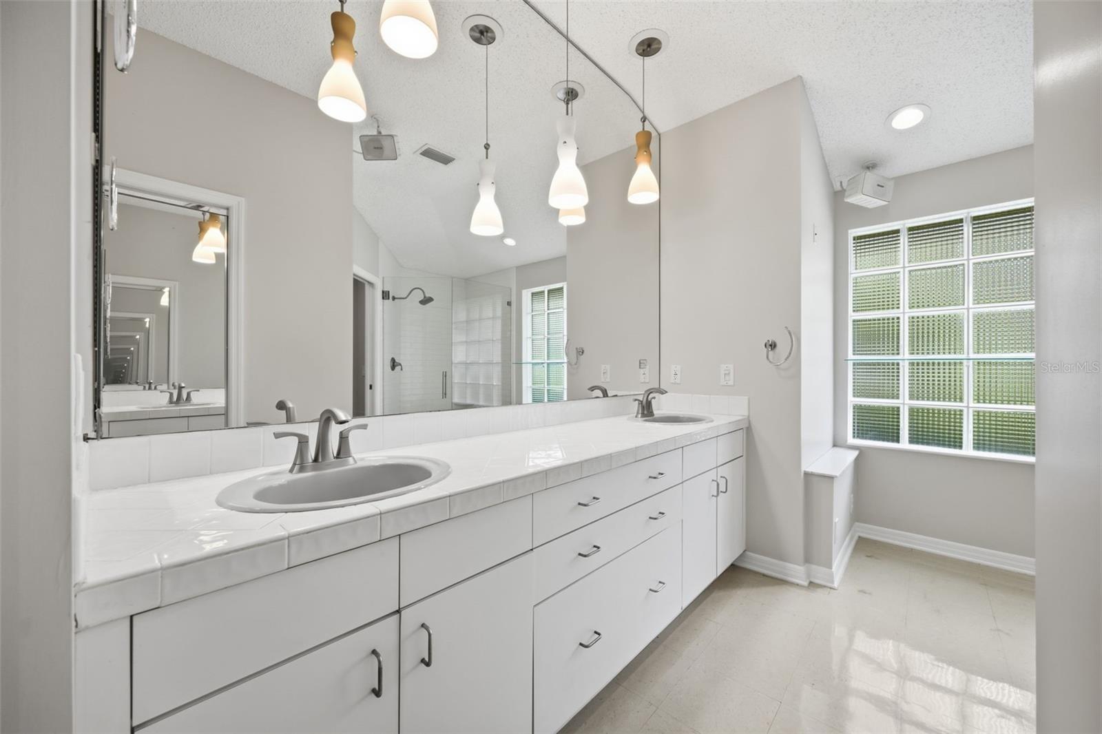 16416 WINDSOR PARK DR — photo 37