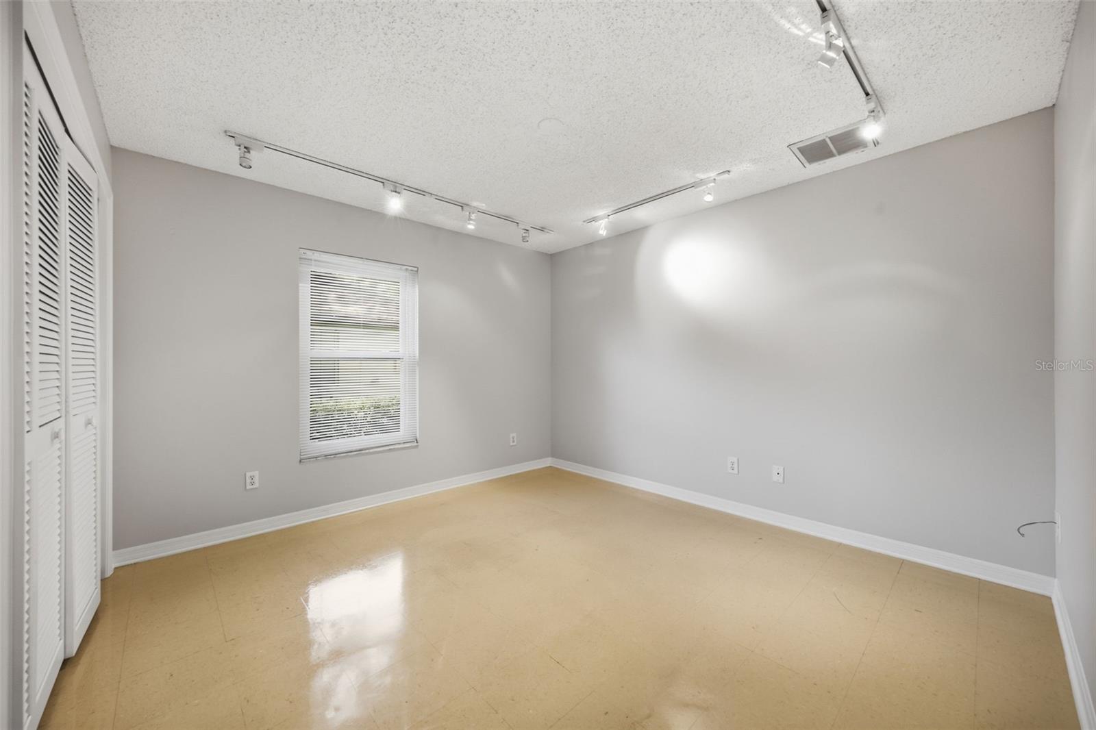 16416 WINDSOR PARK DR — photo 30