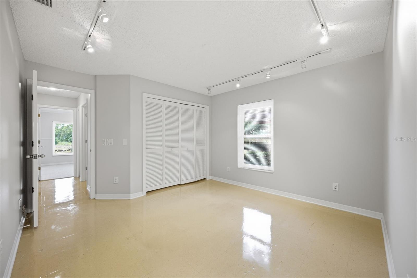 16416 WINDSOR PARK DR — photo 31