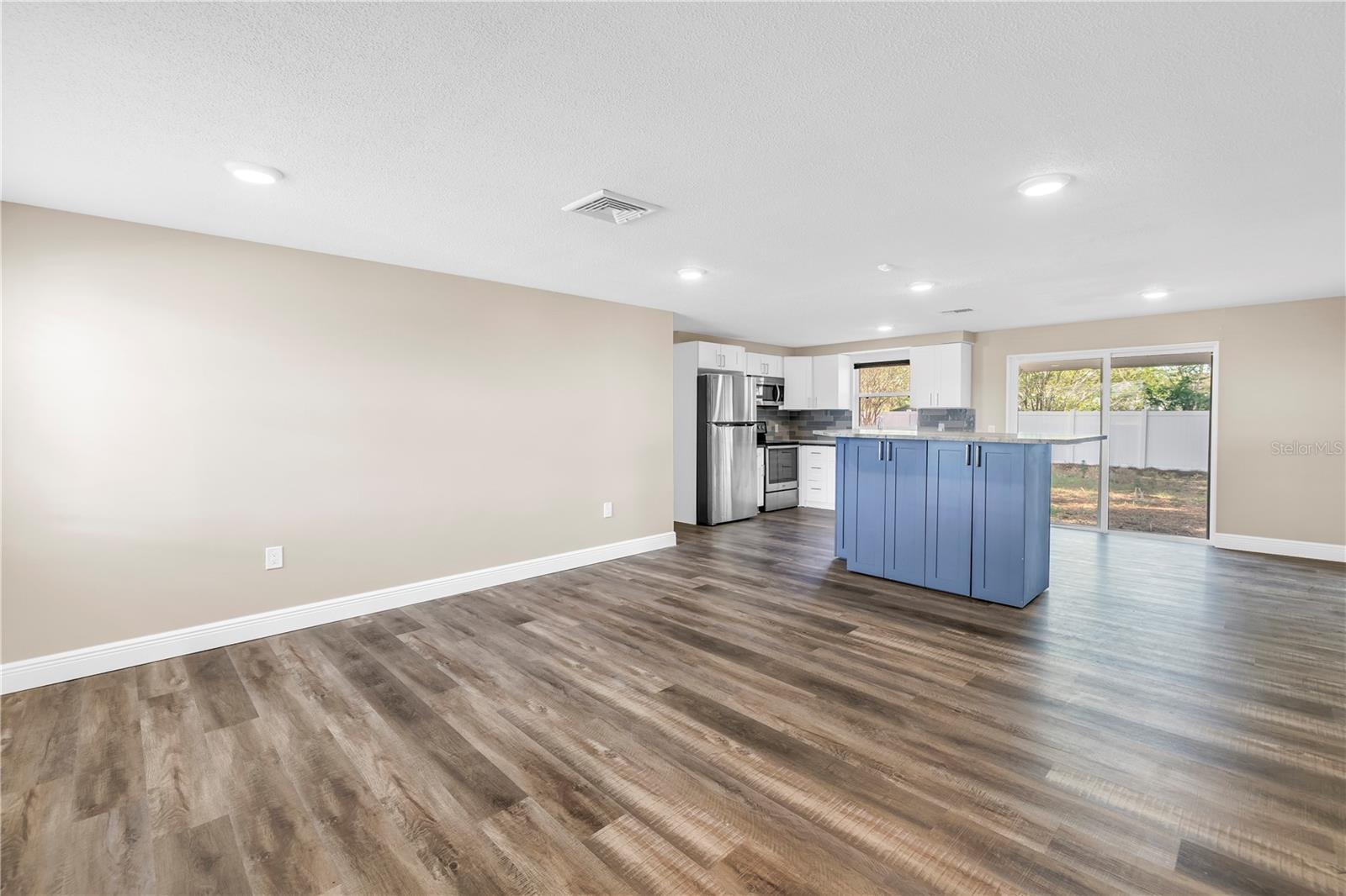 518 62ND AVE NE — photo 5