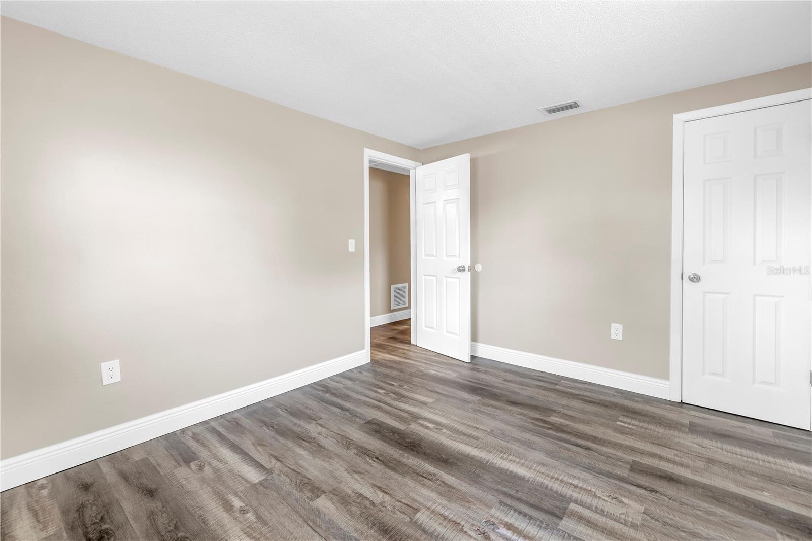 518 62ND AVE NE — photo 23