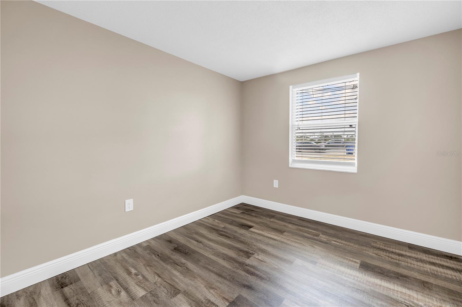518 62ND AVE NE — photo 22