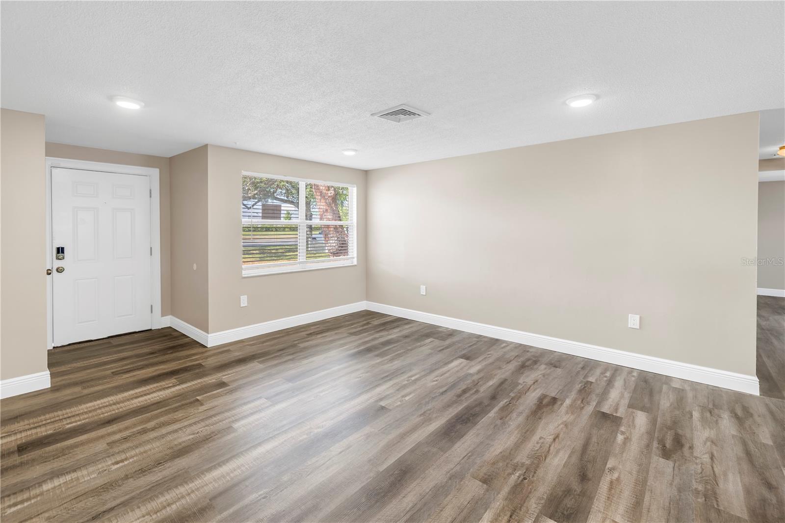 518 62ND AVE NE — photo 4