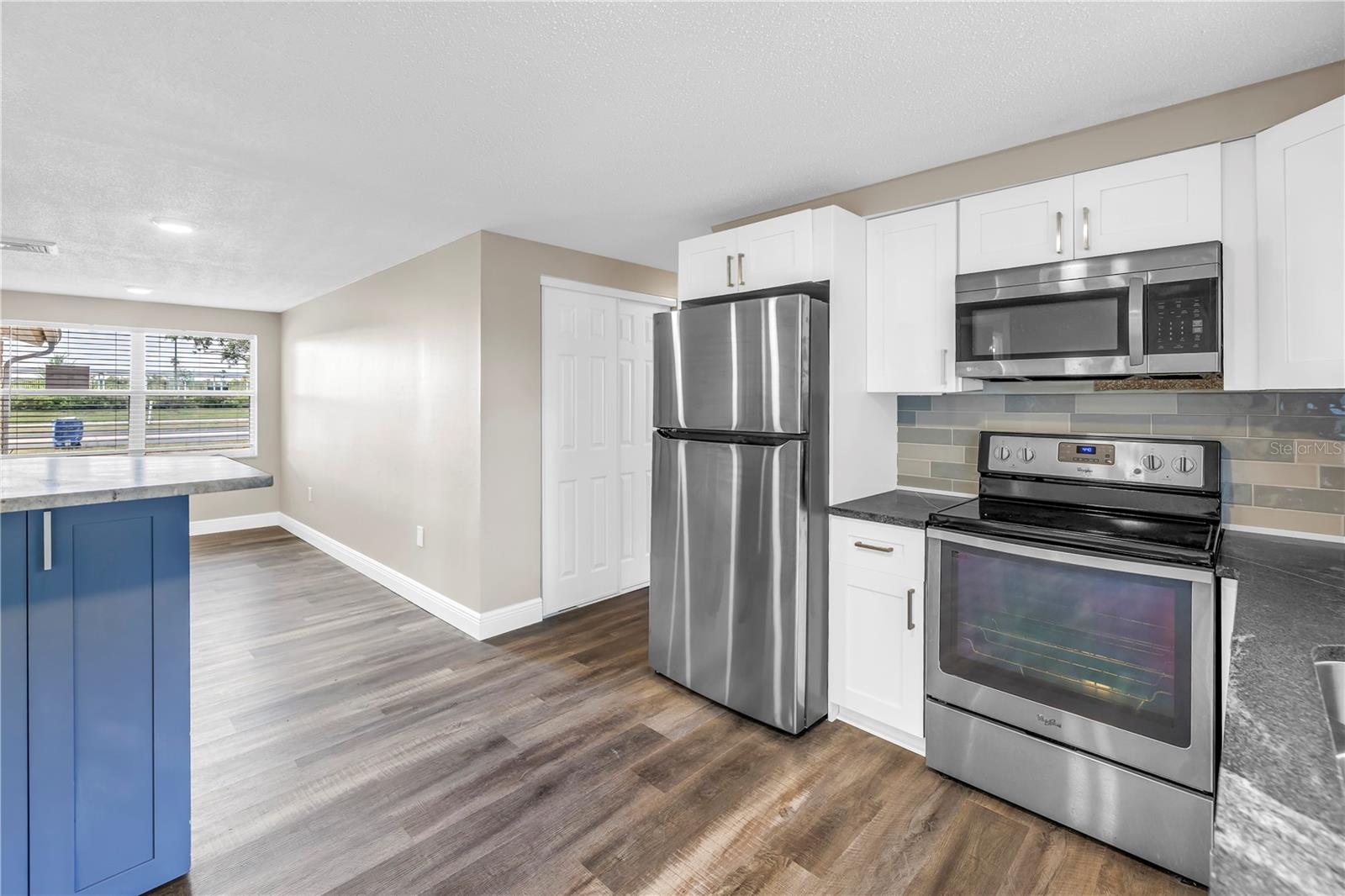 518 62ND AVE NE — photo 8