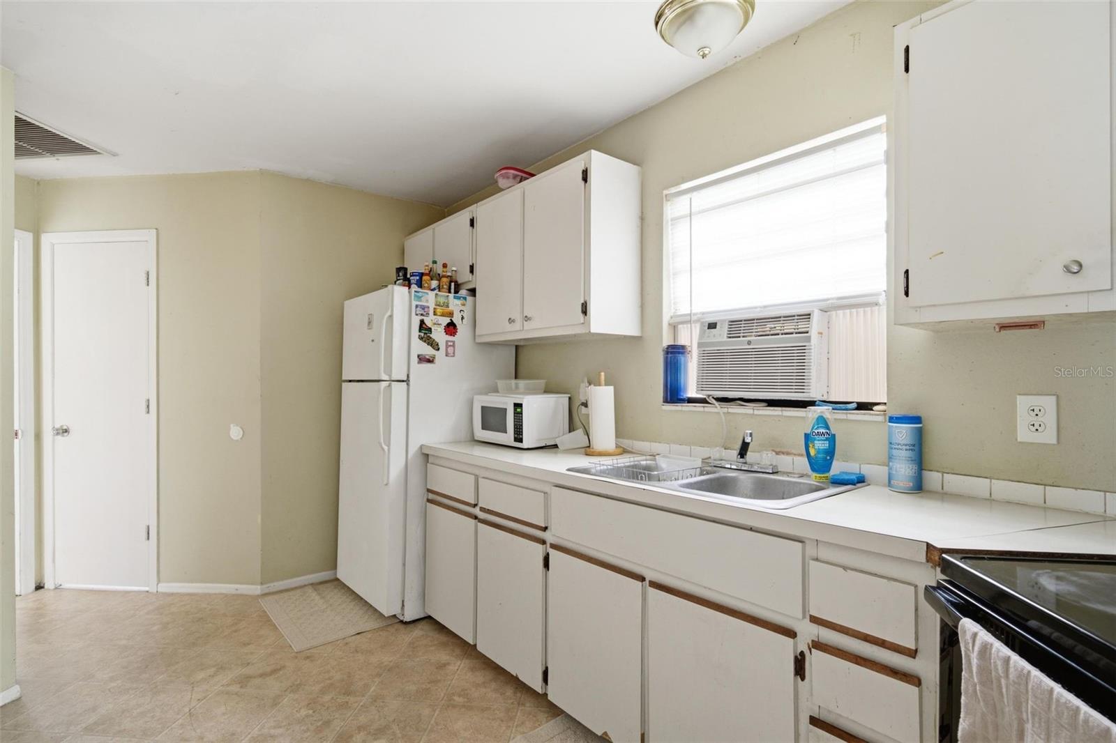 6252 MASSACHUSETTS AVE — photo 30