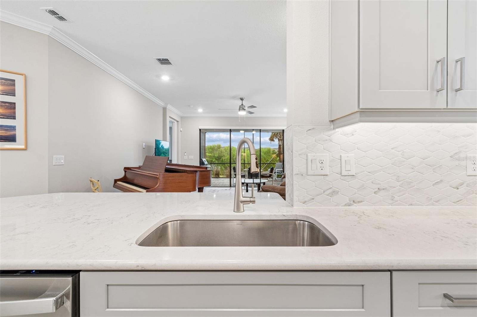 4618 ROSATTI RD — photo 33